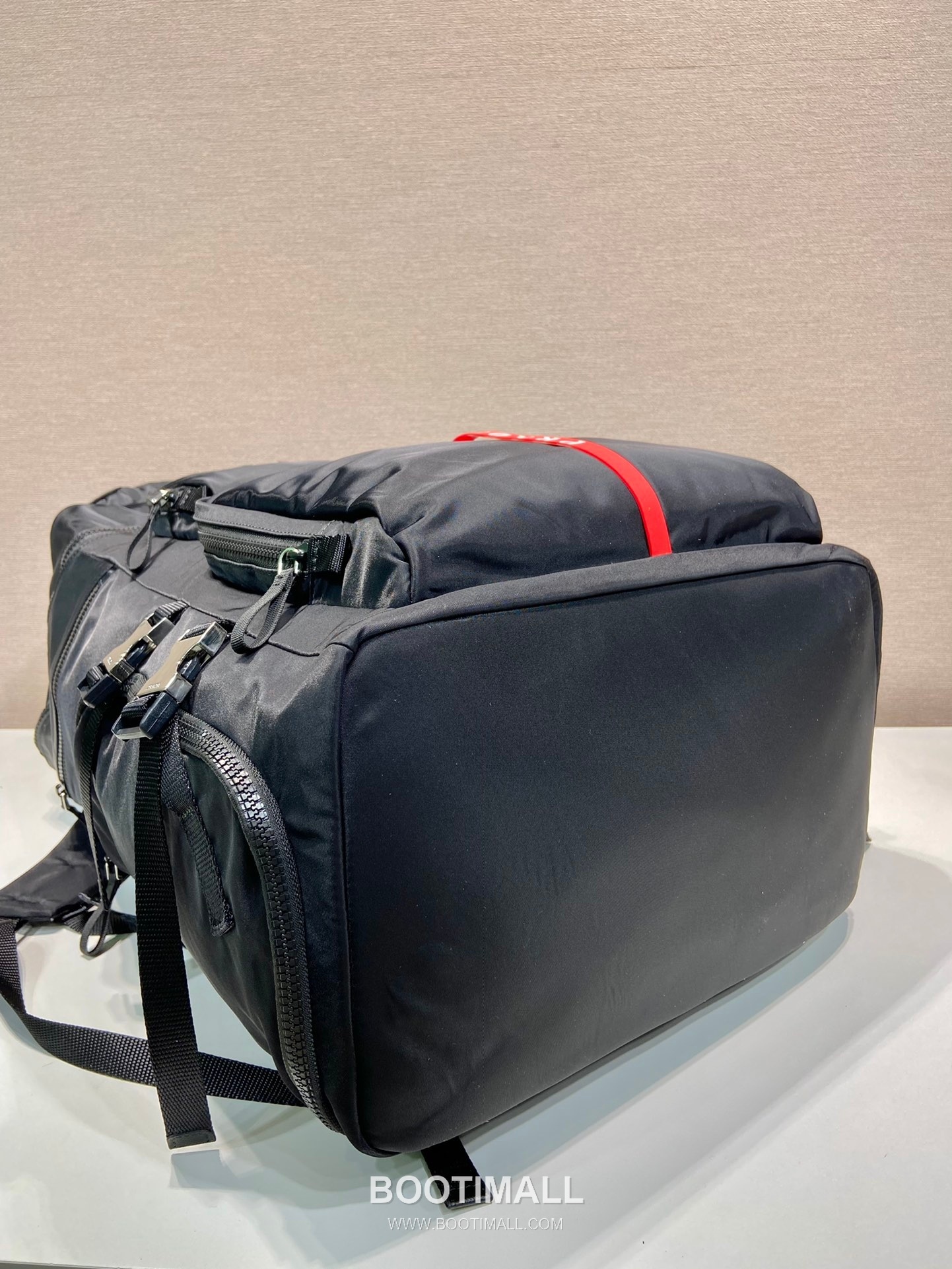 Prada Linea Rossa Nylon Backpack with Multi Pocket and Ski Boot Compartment 프라다 리네아로사 나일론 멀티포켓 스키부츠 백팩 2VZ086 38cm 8