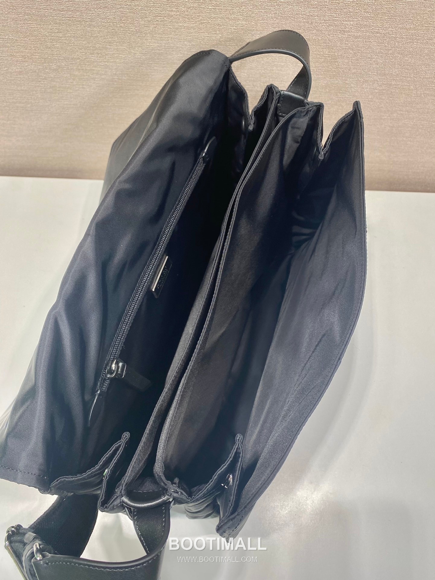 Prada Quilted Nylon Messenger Bag with Web Strap and Back Pocket 프라다 퀼팅 나일론 웹 스트랩 백포켓 메신저백 1BD256 36cm 9