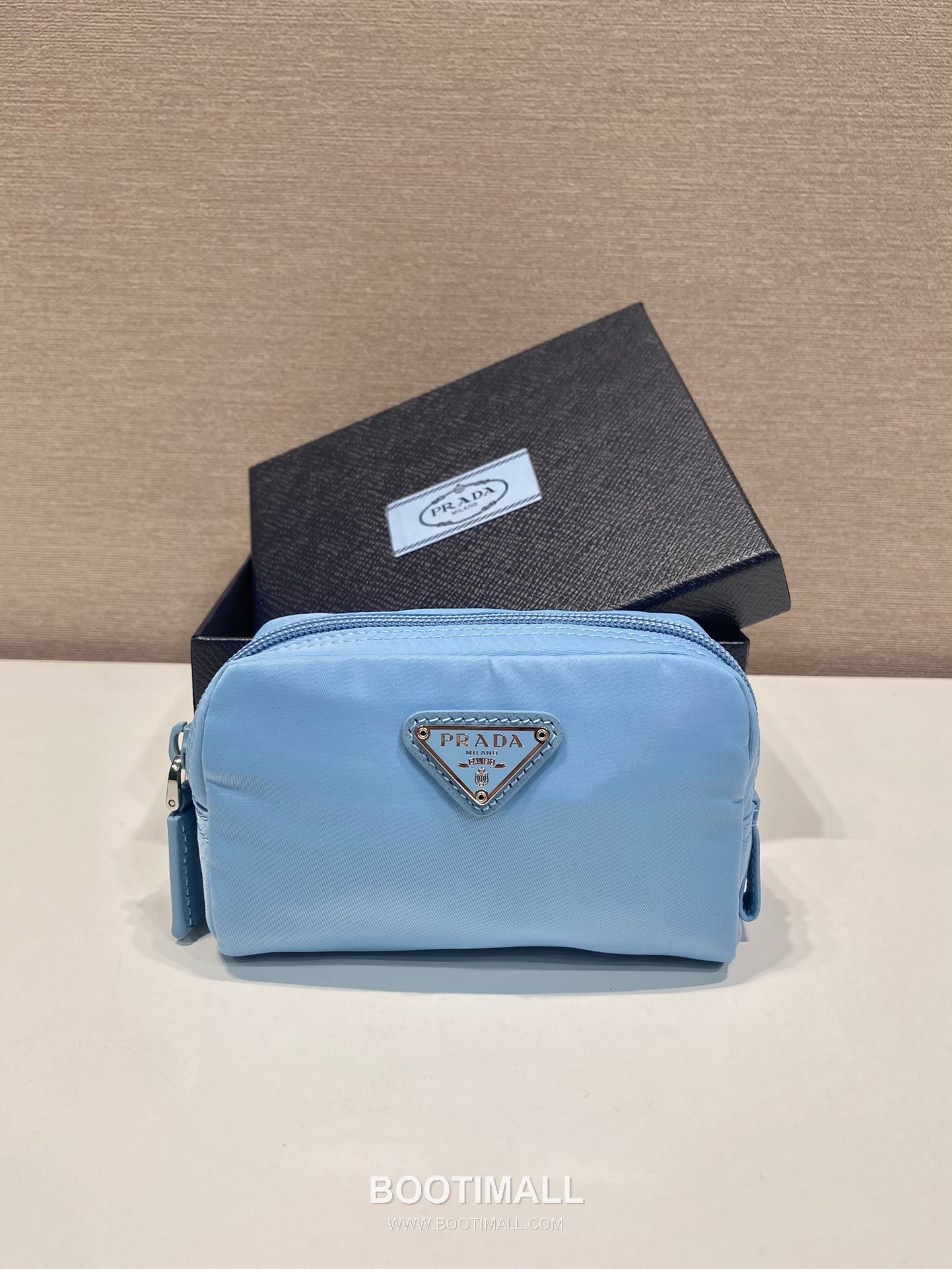 Prada Re-Nylon Clutch Pouch with Zip Closure and Inner Pocket 프라다 리나일론 지퍼 클로저 클러치 파우치 1NA339 12cm 1