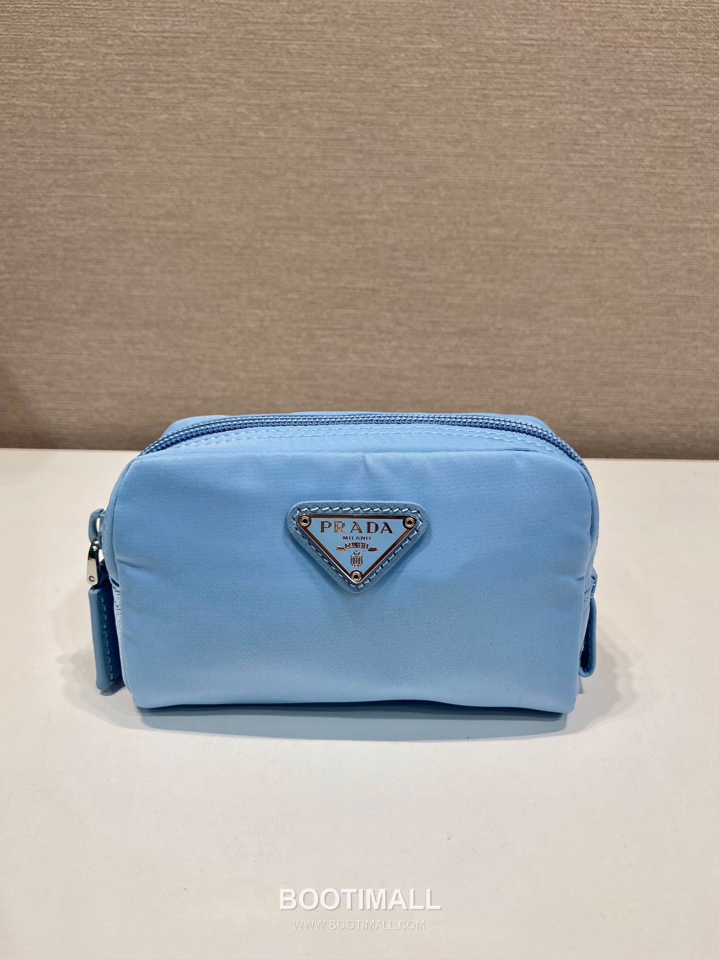 Prada Re-Nylon Clutch Pouch with Zip Closure and Inner Pocket 프라다 리나일론 지퍼 클로저 클러치 파우치 1NA339 12cm 2