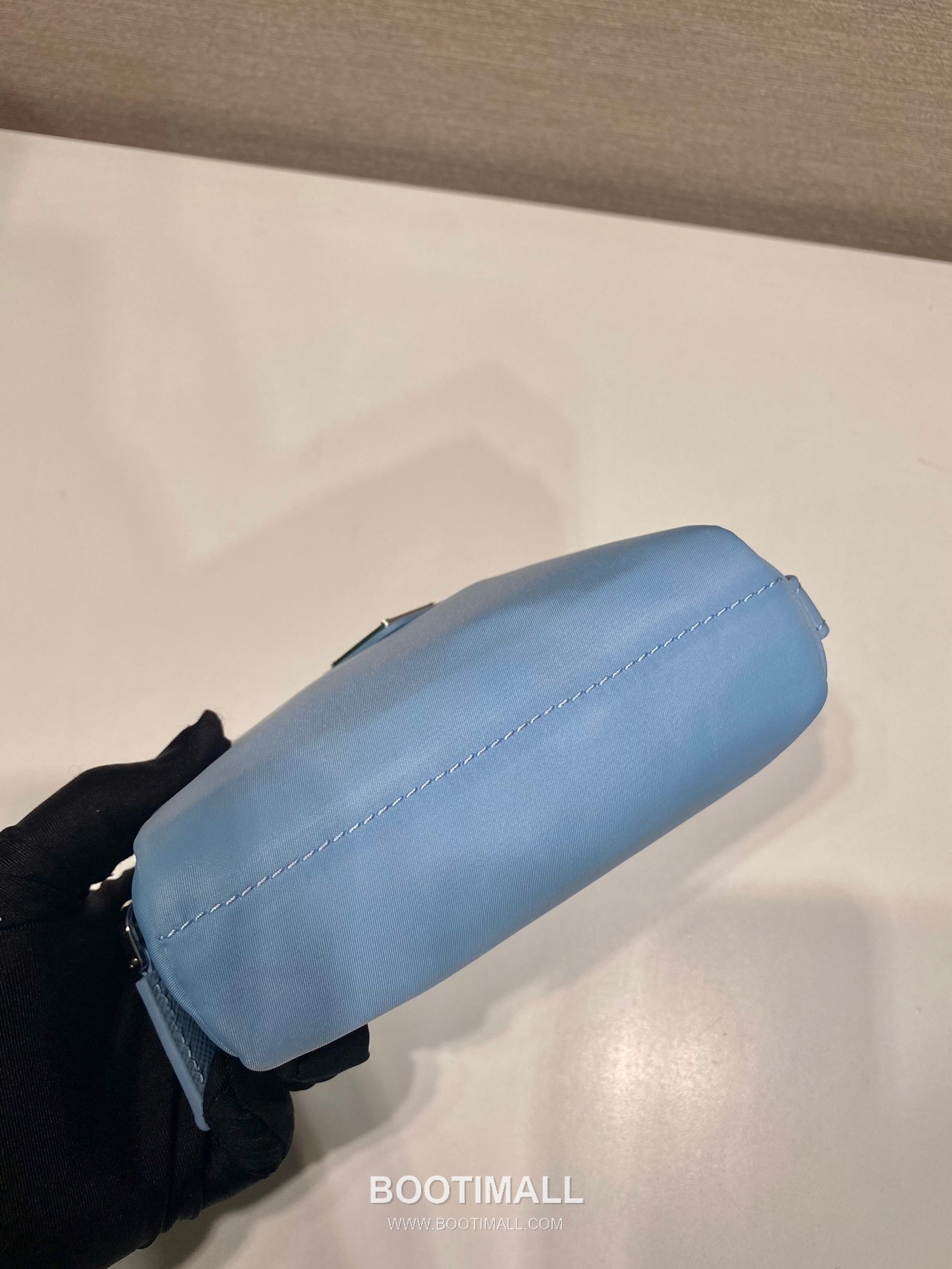 Prada Re-Nylon Clutch Pouch with Zip Closure and Inner Pocket 프라다 리나일론 지퍼 클로저 클러치 파우치 1NA339 12cm 6