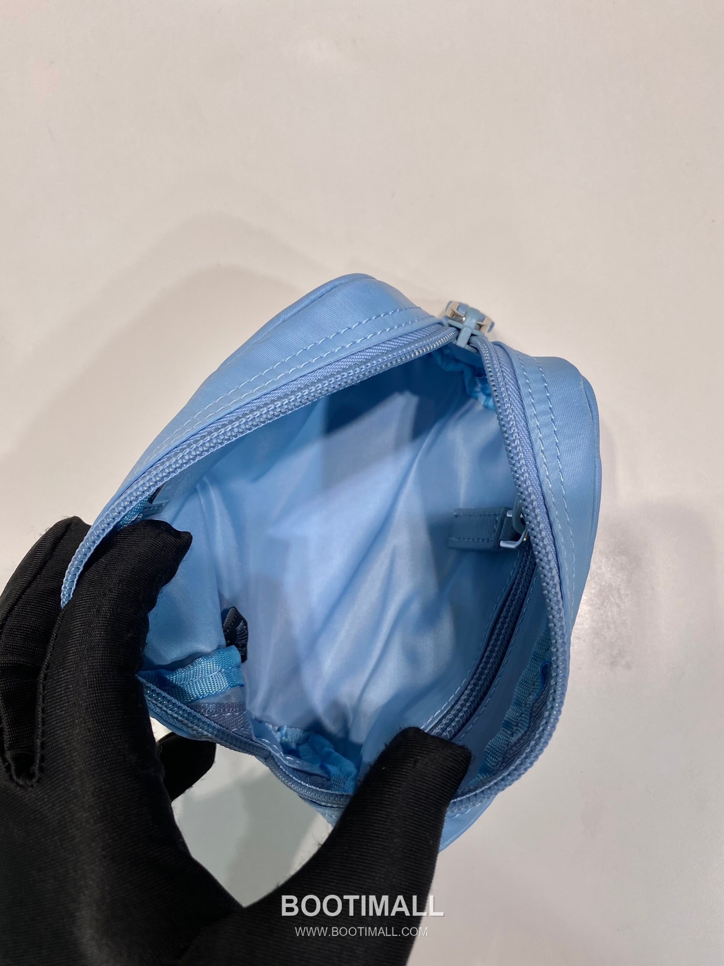 Prada Re-Nylon Clutch Pouch with Zip Closure and Inner Pocket 프라다 리나일론 지퍼 클로저 클러치 파우치 1NA339 12cm 8