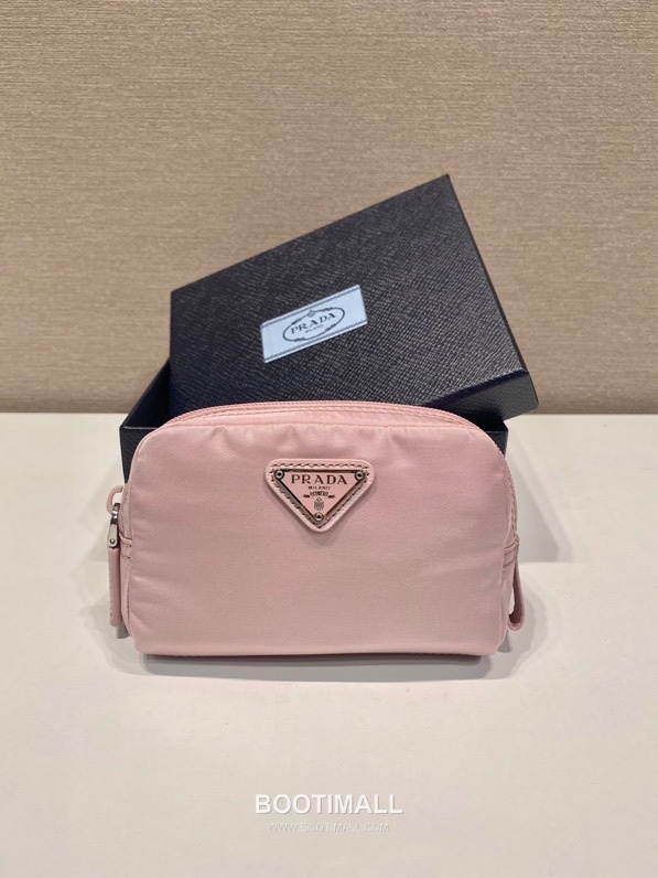 Prada Re-Nylon Clutch Pouch with Zip Closure and Inner Pocket 프라다 리나일론 지퍼 클로저 클러치 파우치 1NA339 12cm 1