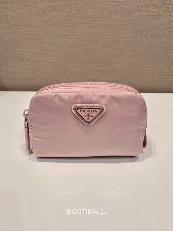Prada Re-Nylon Clutch Pouch with Zip Closure and Inner Pocket 프라다 리나일론 지퍼 클로저 클러치 파우치 1NA339 12cm 2
