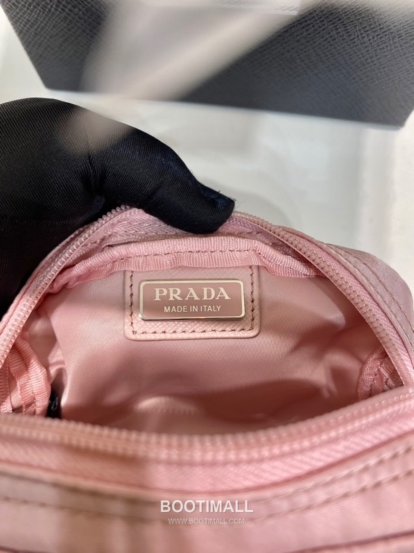 Prada Re-Nylon Clutch Pouch with Zip Closure and Inner Pocket 프라다 리나일론 지퍼 클로저 클러치 파우치 1NA339 12cm 9