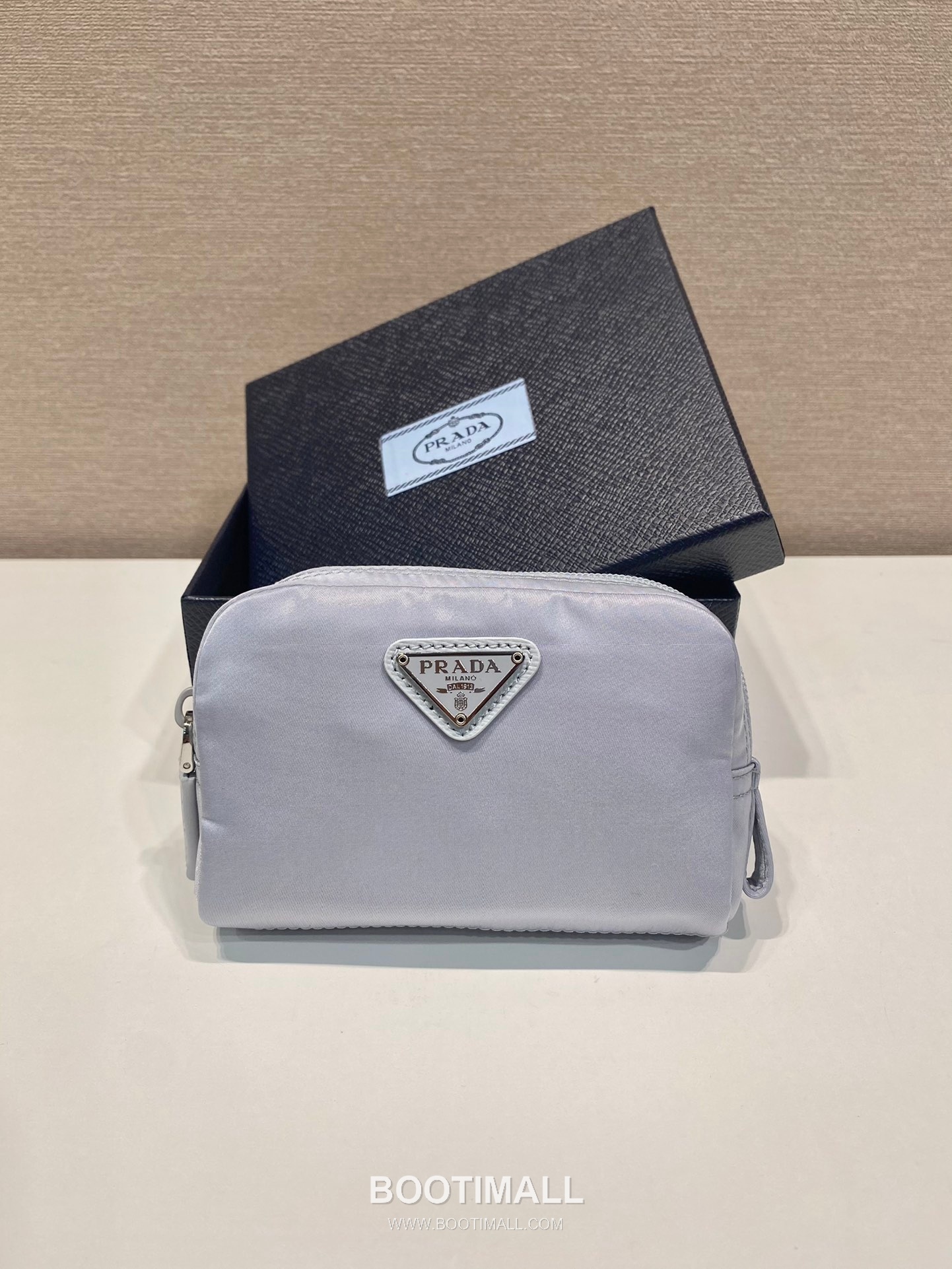 Prada Re-Nylon Clutch Pouch with Zip Closure and Inner Pocket 프라다 리나일론 지퍼 클로저 클러치 파우치 1NA339 12cm 1