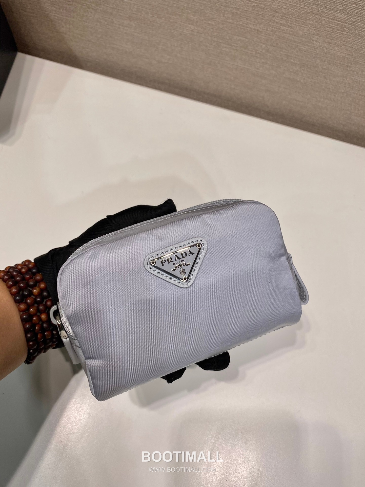 Prada Re-Nylon Clutch Pouch with Zip Closure and Inner Pocket 프라다 리나일론 지퍼 클로저 클러치 파우치 1NA339 12cm 3