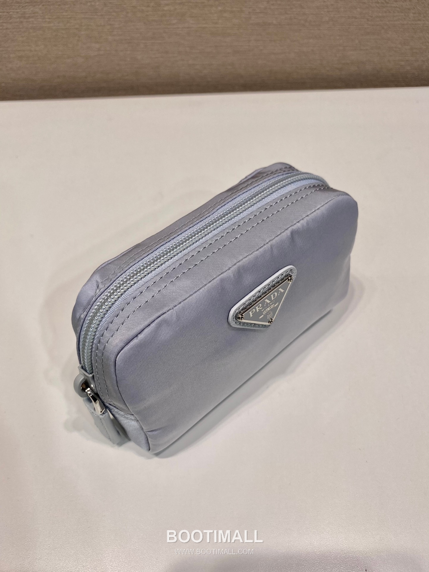 Prada Re-Nylon Clutch Pouch with Zip Closure and Inner Pocket 프라다 리나일론 지퍼 클로저 클러치 파우치 1NA339 12cm 4