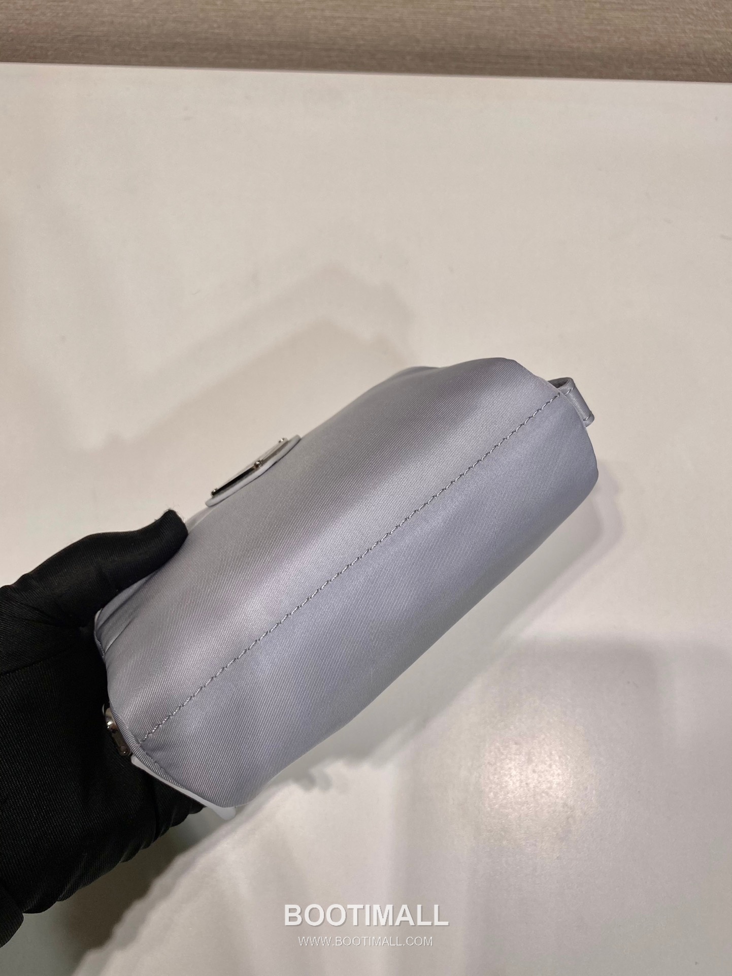 Prada Re-Nylon Clutch Pouch with Zip Closure and Inner Pocket 프라다 리나일론 지퍼 클로저 클러치 파우치 1NA339 12cm 6