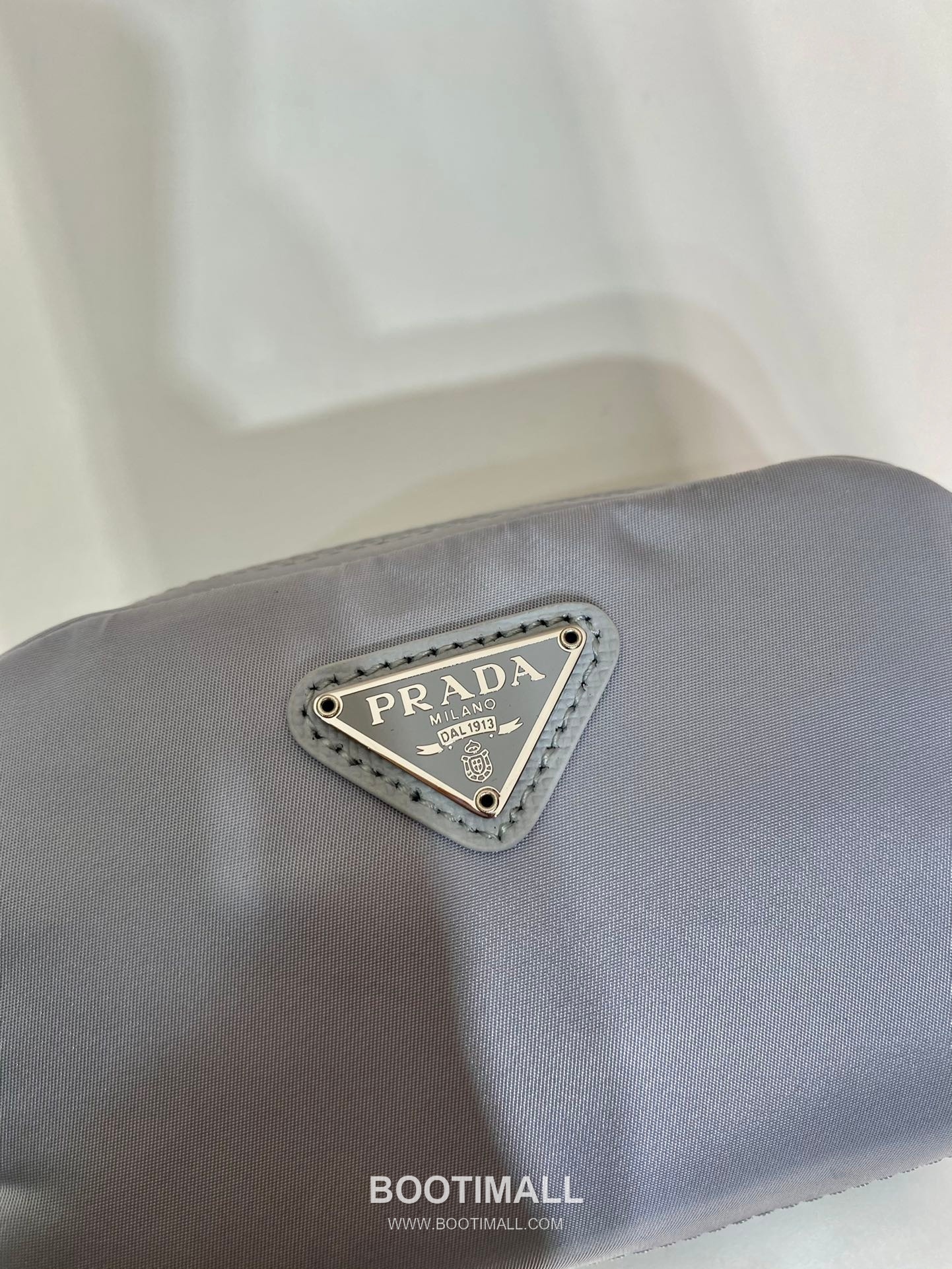 Prada Re-Nylon Clutch Pouch with Zip Closure and Inner Pocket 프라다 리나일론 지퍼 클로저 클러치 파우치 1NA339 12cm 7