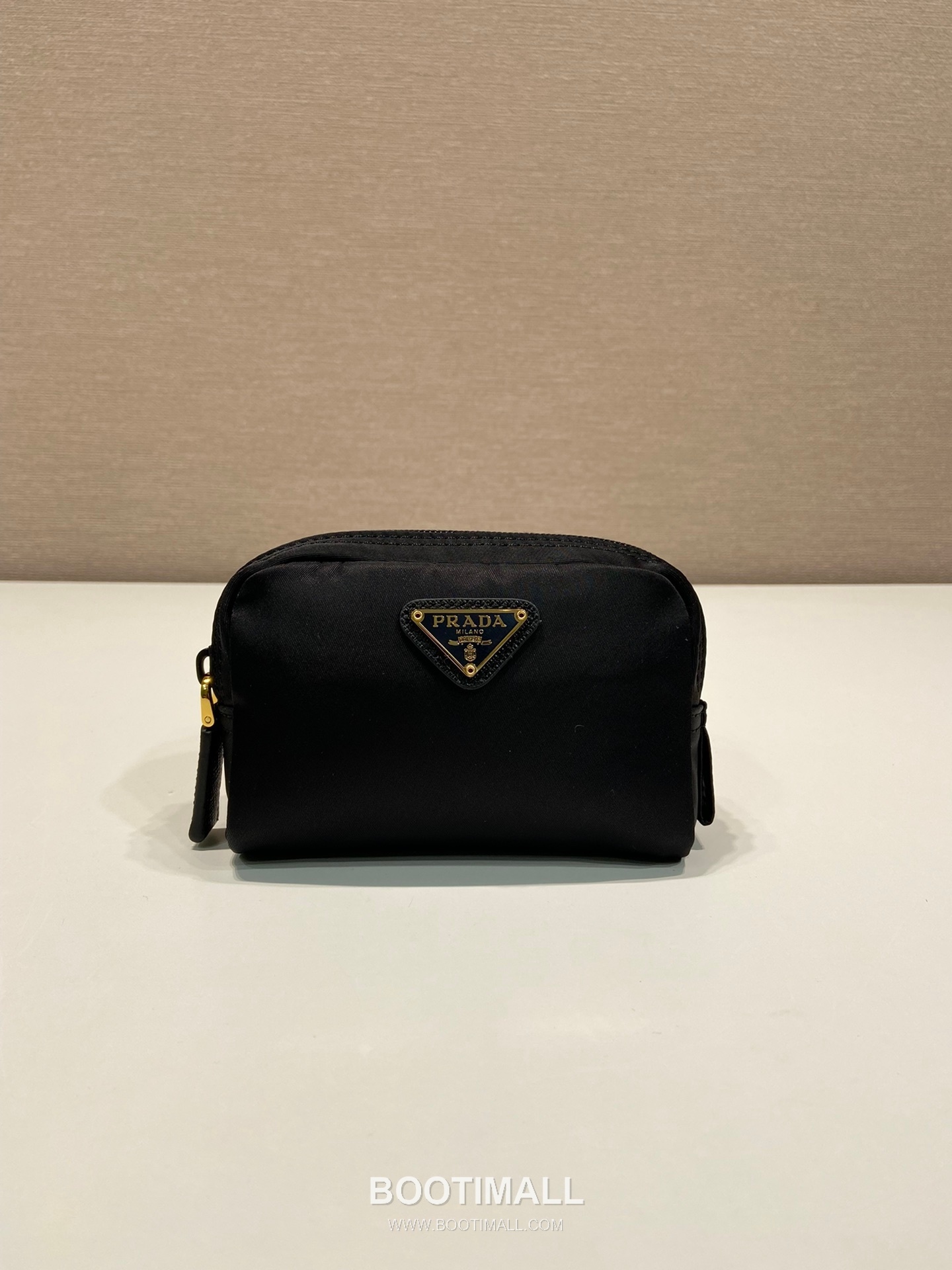 Prada Re-Nylon Clutch Pouch with Zip Closure and Inner Pocket 프라다 리나일론 지퍼 클로저 클러치 파우치 1NA339 12cm 2