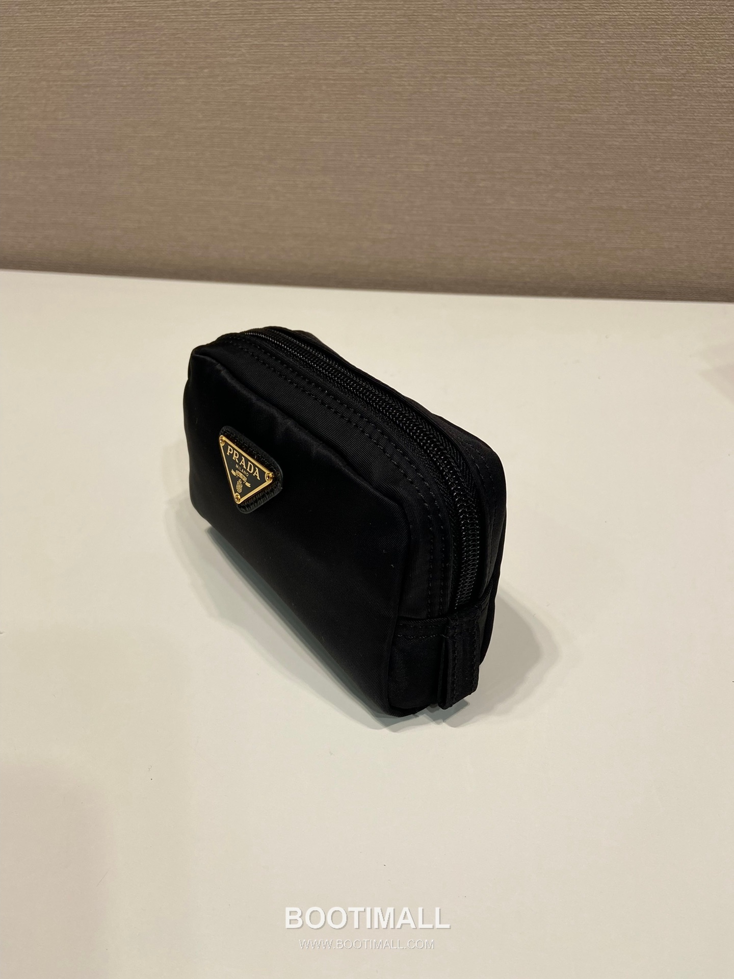 Prada Re-Nylon Clutch Pouch with Zip Closure and Inner Pocket 프라다 리나일론 지퍼 클로저 클러치 파우치 1NA339 12cm 4