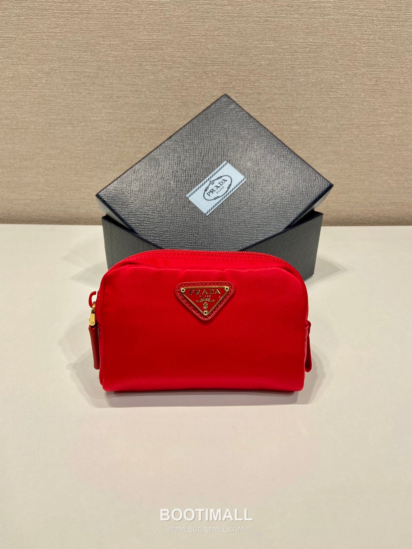 Prada Re-Nylon Clutch Pouch with Zip Closure and Inner Pocket 프라다 리나일론 지퍼 클로저 클러치 파우치 1NA339 12cm 1
