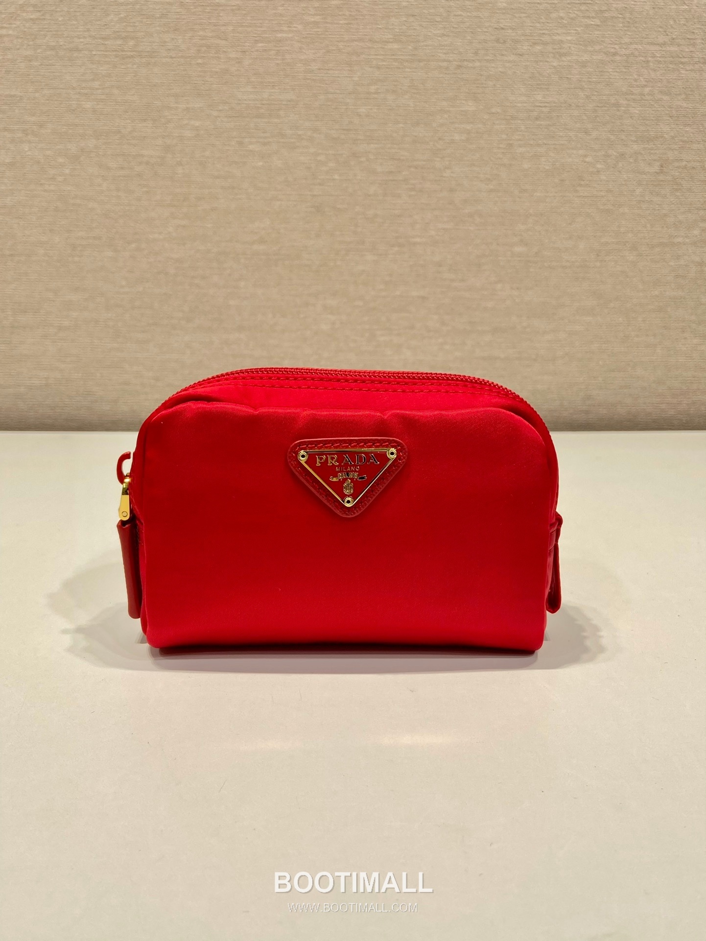Prada Re-Nylon Clutch Pouch with Zip Closure and Inner Pocket 프라다 리나일론 지퍼 클로저 클러치 파우치 1NA339 12cm 2