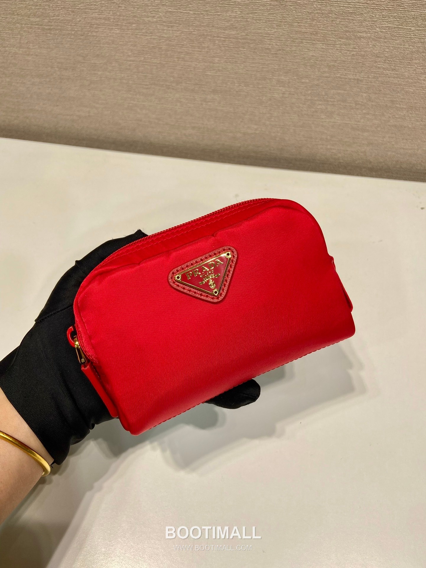 Prada Re-Nylon Clutch Pouch with Zip Closure and Inner Pocket 프라다 리나일론 지퍼 클로저 클러치 파우치 1NA339 12cm 3