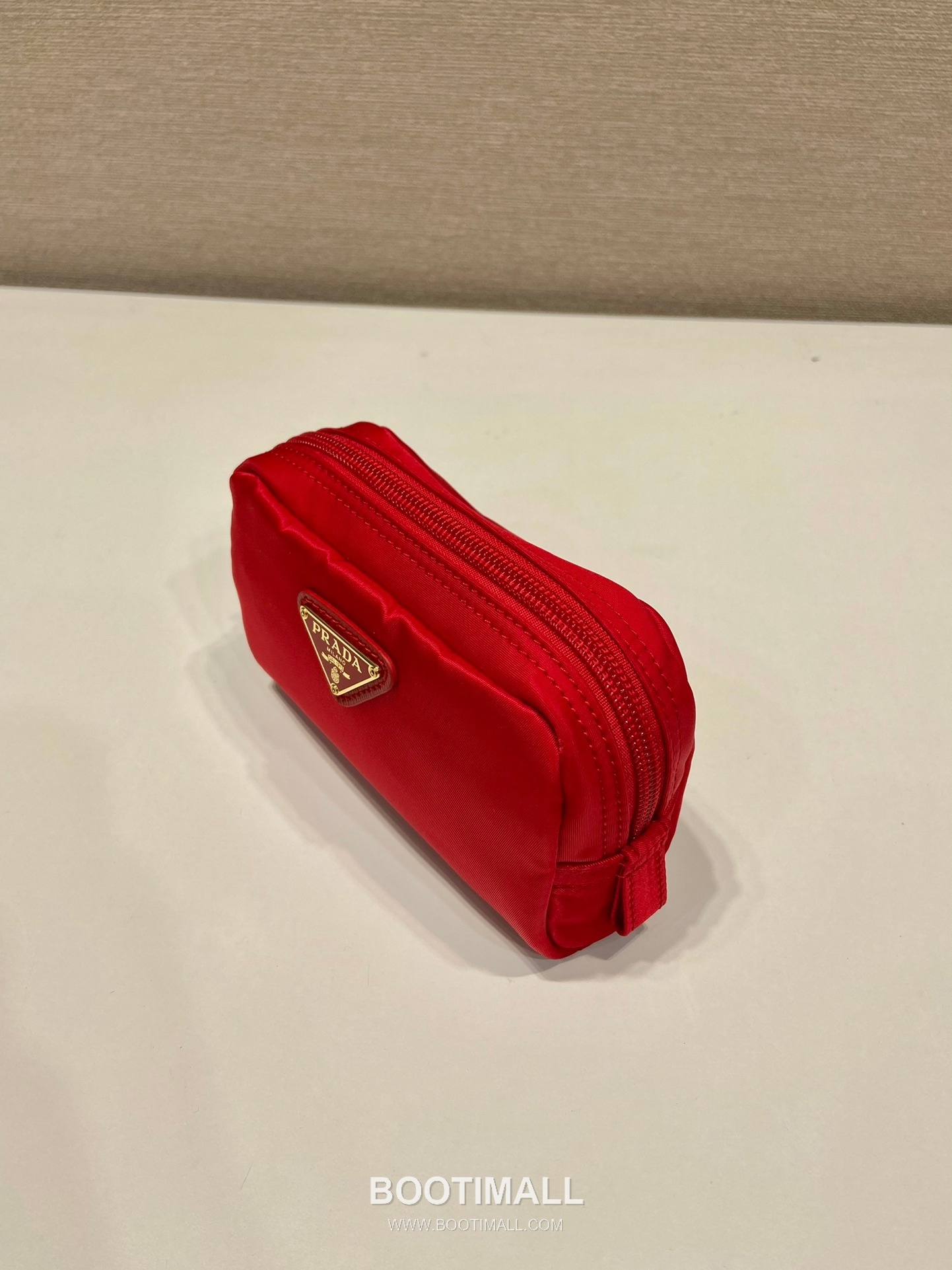 Prada Re-Nylon Clutch Pouch with Zip Closure and Inner Pocket 프라다 리나일론 지퍼 클로저 클러치 파우치 1NA339 12cm 4