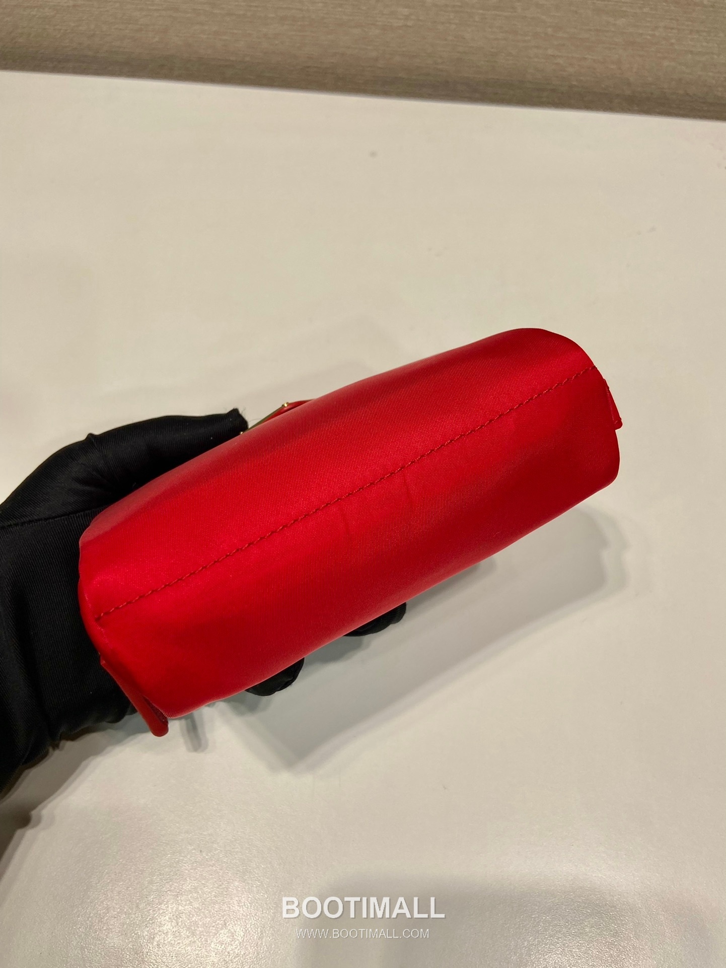 Prada Re-Nylon Clutch Pouch with Zip Closure and Inner Pocket 프라다 리나일론 지퍼 클로저 클러치 파우치 1NA339 12cm 6