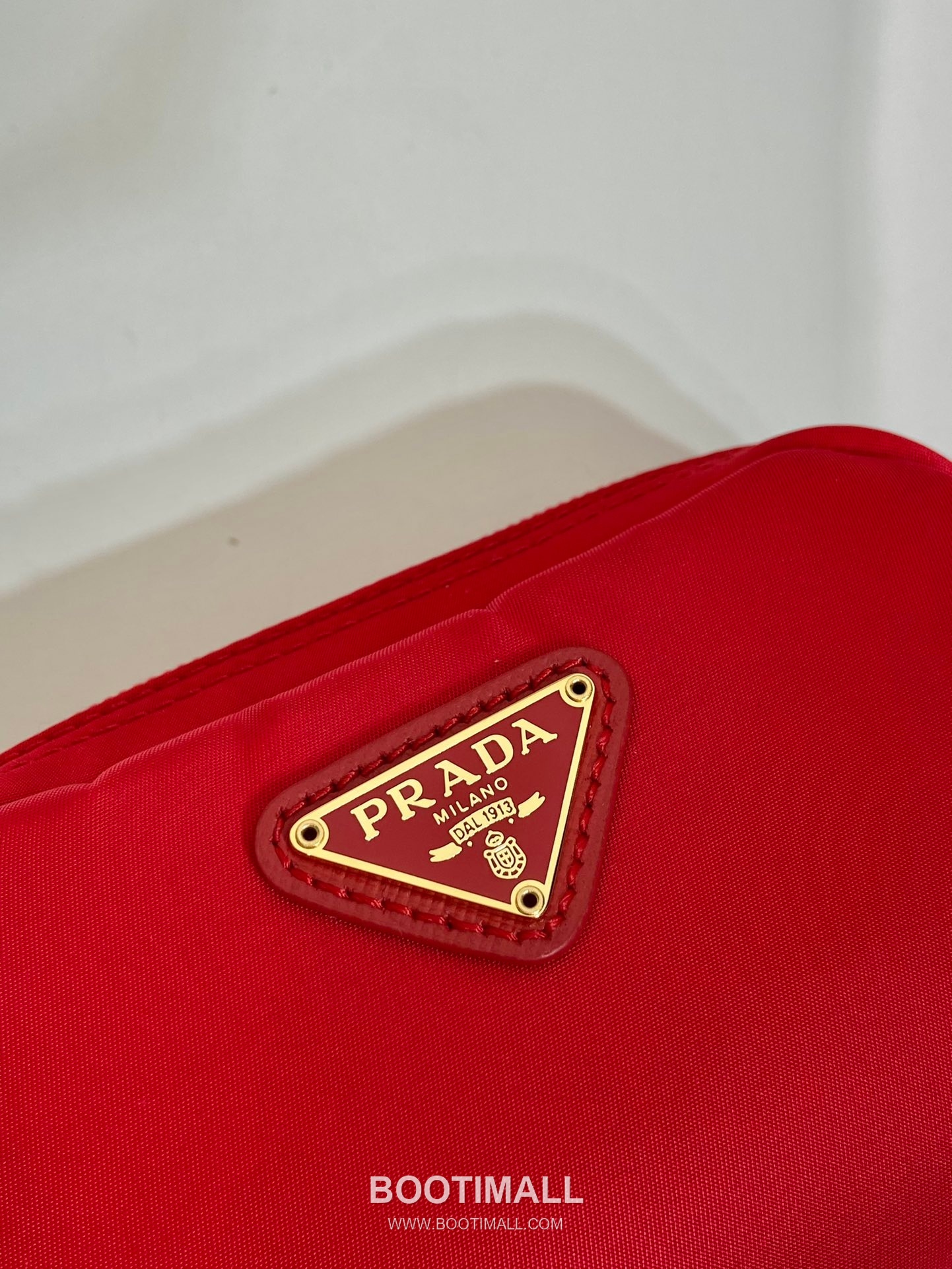 Prada Re-Nylon Clutch Pouch with Zip Closure and Inner Pocket 프라다 리나일론 지퍼 클로저 클러치 파우치 1NA339 12cm 8
