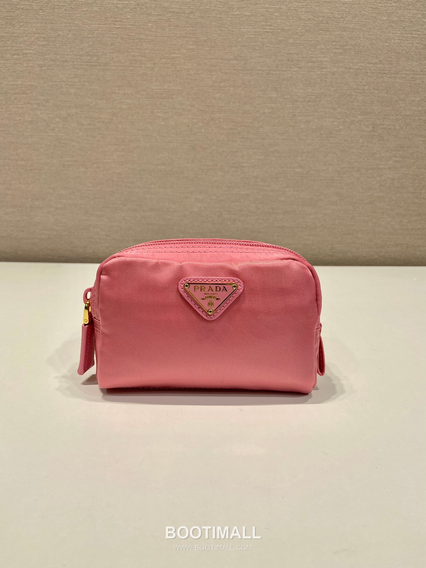 Prada Re-Nylon Clutch Pouch with Zip Closure and Inner Pocket 프라다 리나일론 지퍼 클로저 클러치 파우치 1NA339 12cm 2