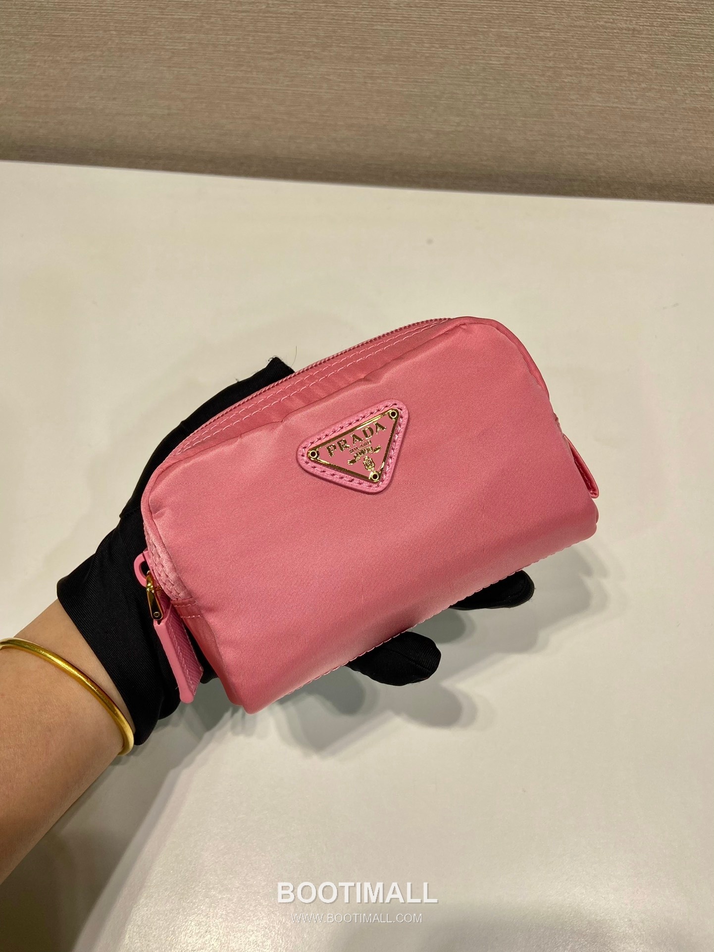 Prada Re-Nylon Clutch Pouch with Zip Closure and Inner Pocket 프라다 리나일론 지퍼 클로저 클러치 파우치 1NA339 12cm 3