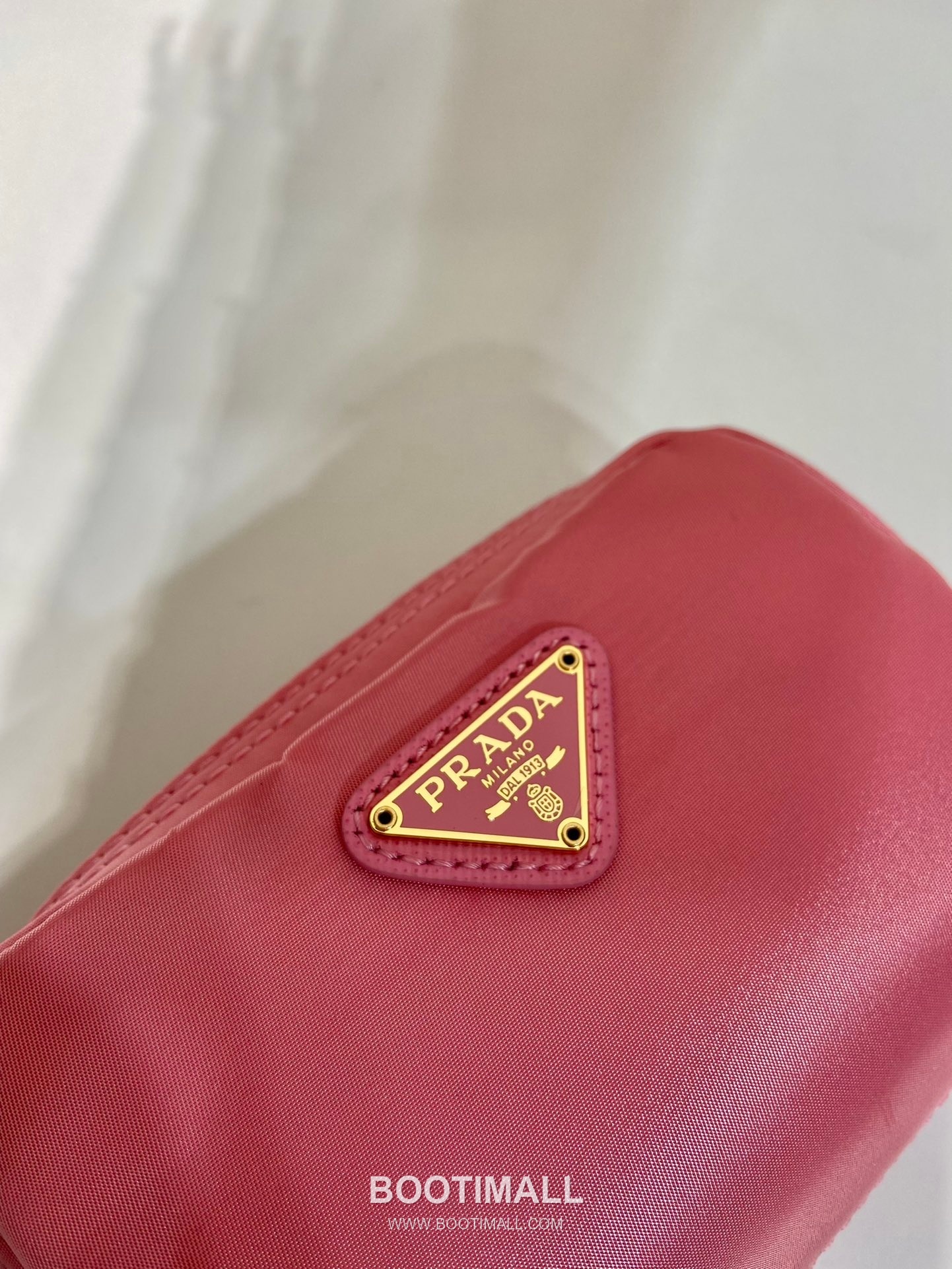 Prada Re-Nylon Clutch Pouch with Zip Closure and Inner Pocket 프라다 리나일론 지퍼 클로저 클러치 파우치 1NA339 12cm 7