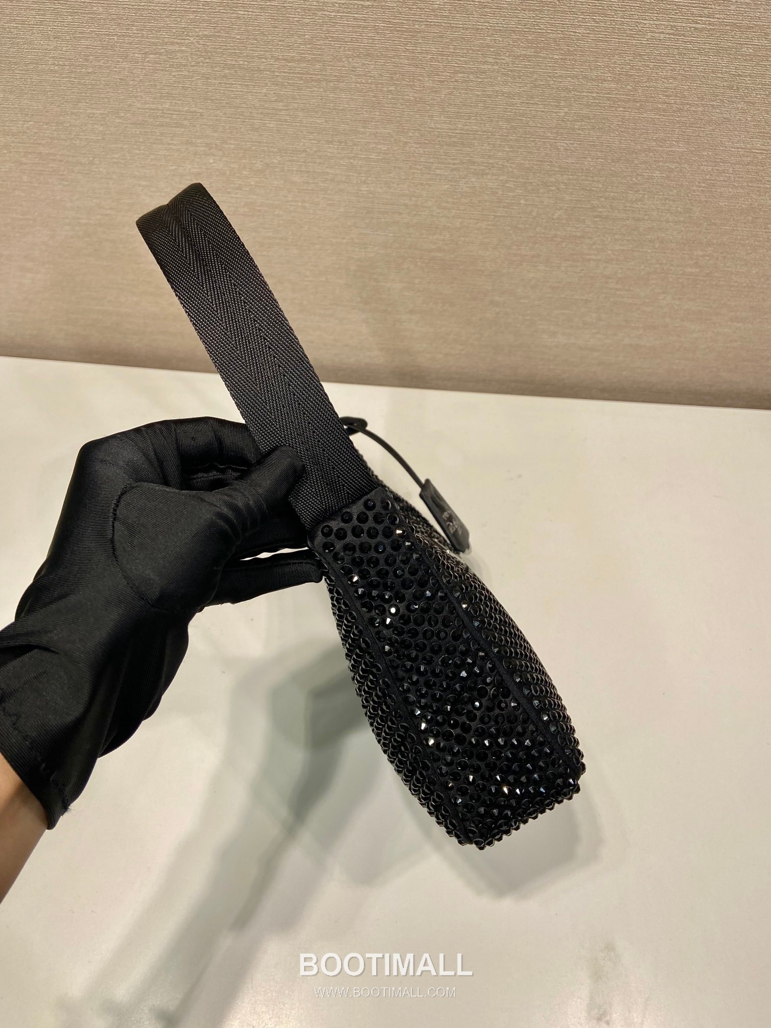 Prada Crystal Mesh Hobo Bag with Zip Closure and Strap Detail 프라다 크리스탈 메쉬 지퍼 스트랩 호보백 1NE515 23cm 6