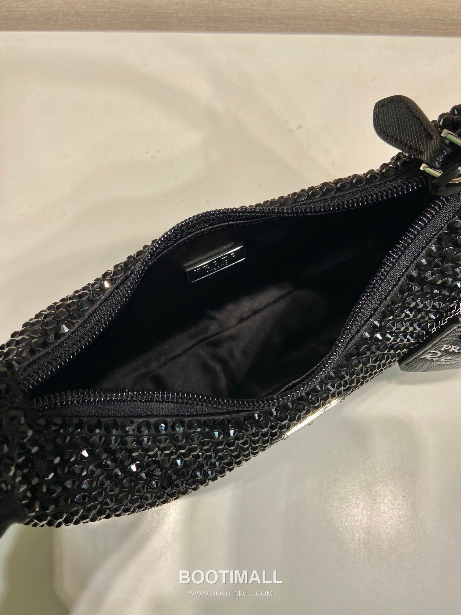 Prada Crystal Mesh Hobo Bag with Zip Closure and Strap Detail 프라다 크리스탈 메쉬 지퍼 스트랩 호보백 1NE515 23cm 8
