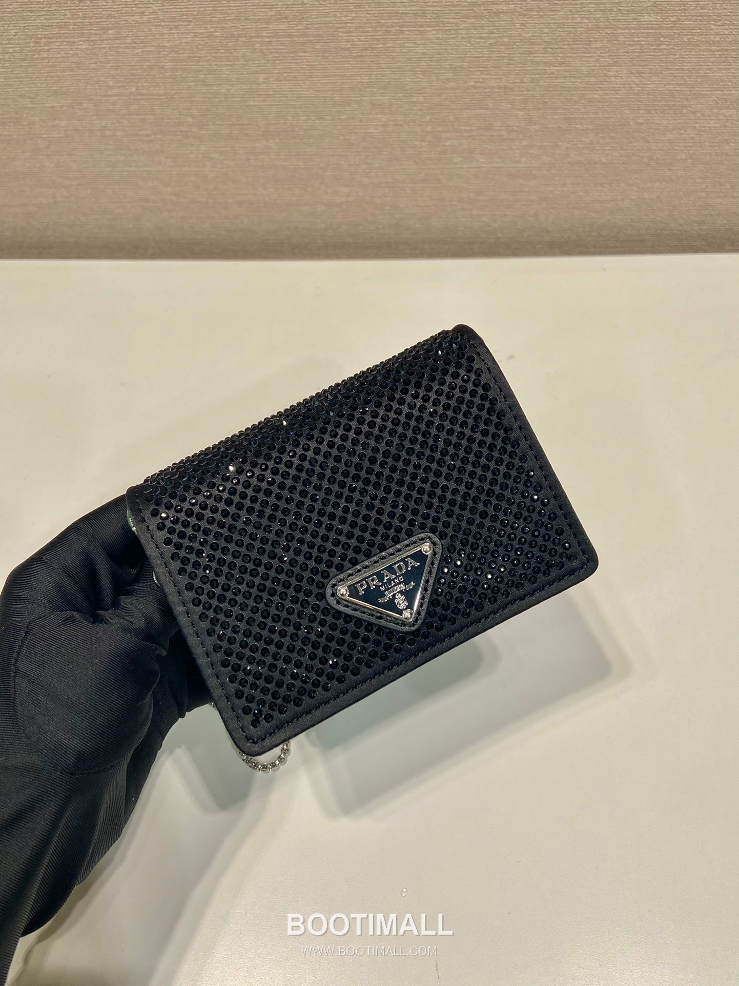 Prada Crystal Duchesse Card Holder Mini Bag with Chain Strap and Logo Detail 프라다 크리스탈 듀체스 체인 스트랩 카드홀더 미니백 1MR024 11.5cm 4