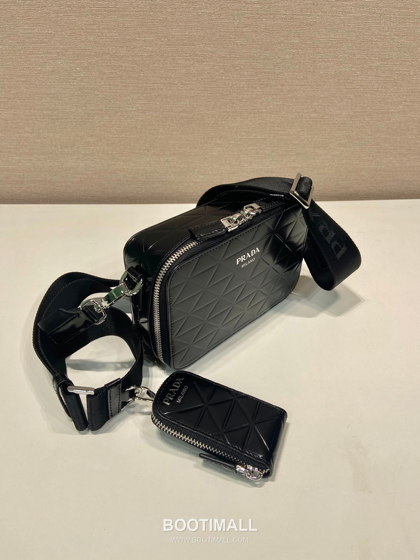 Prada Embossed Leather Vertical Tote Bag with Web Handle and Strap Detail 프라다 엠보스 가죽 버티컬 웹 핸들 토트백 2VG113 36cm 12