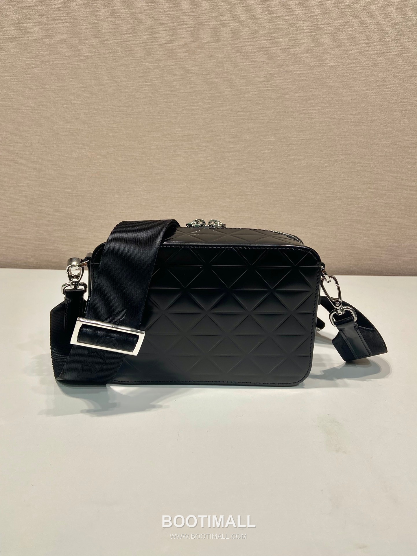 Prada Embossed Leather Vertical Tote Bag with Web Handle and Strap Detail 프라다 엠보스 가죽 버티컬 웹 핸들 토트백 2VG113 36cm 13