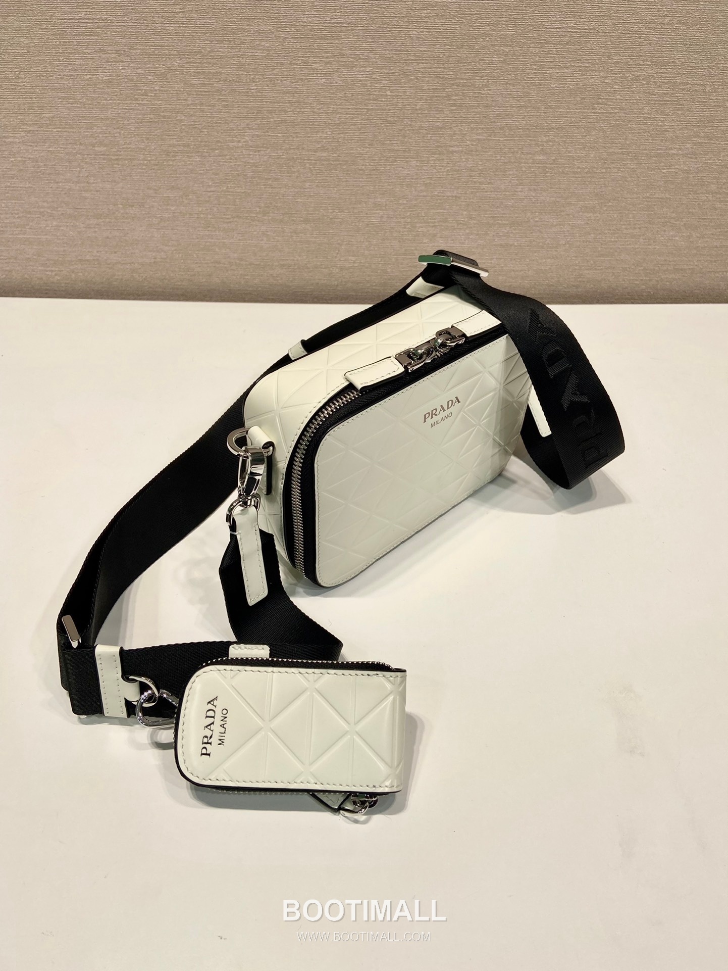 Prada Brique Embossed Leather Camera Bag with Nylon Strap and Mini Pouch 프라다 브리크 엠보스 가죽 나일론 스트랩 카메라백 2VH070 19cm 2