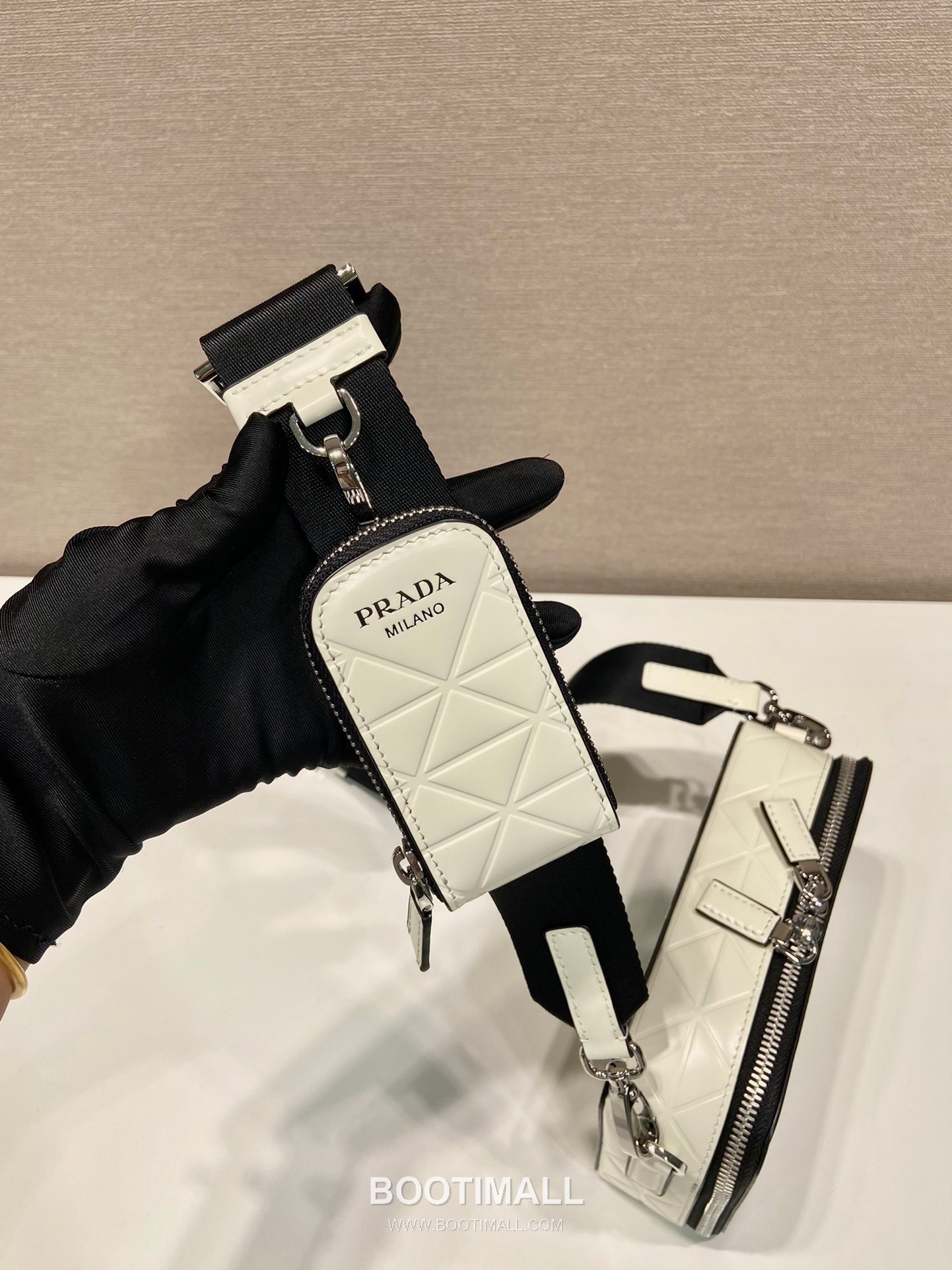 Prada Brique Embossed Leather Camera Bag with Nylon Strap and Mini Pouch 프라다 브리크 엠보스 가죽 나일론 스트랩 카메라백 2VH070 19cm 6