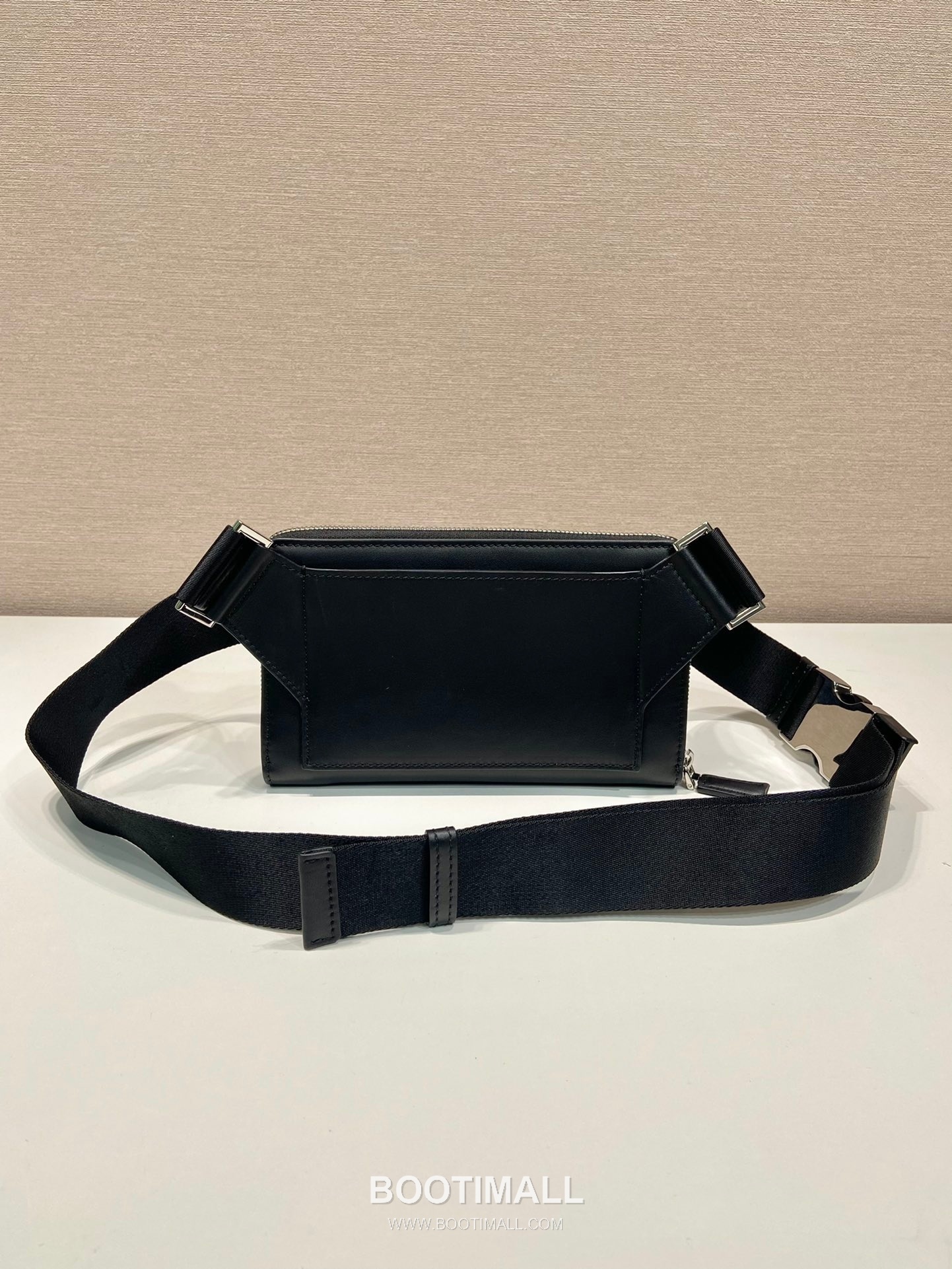 Prada Calfskin Leather Belt Bag with Zip Pocket and Adjustable Strap 프라다 카프스킨 가죽 지퍼 포켓 스트랩 벨트백 2VH156 21cm 5