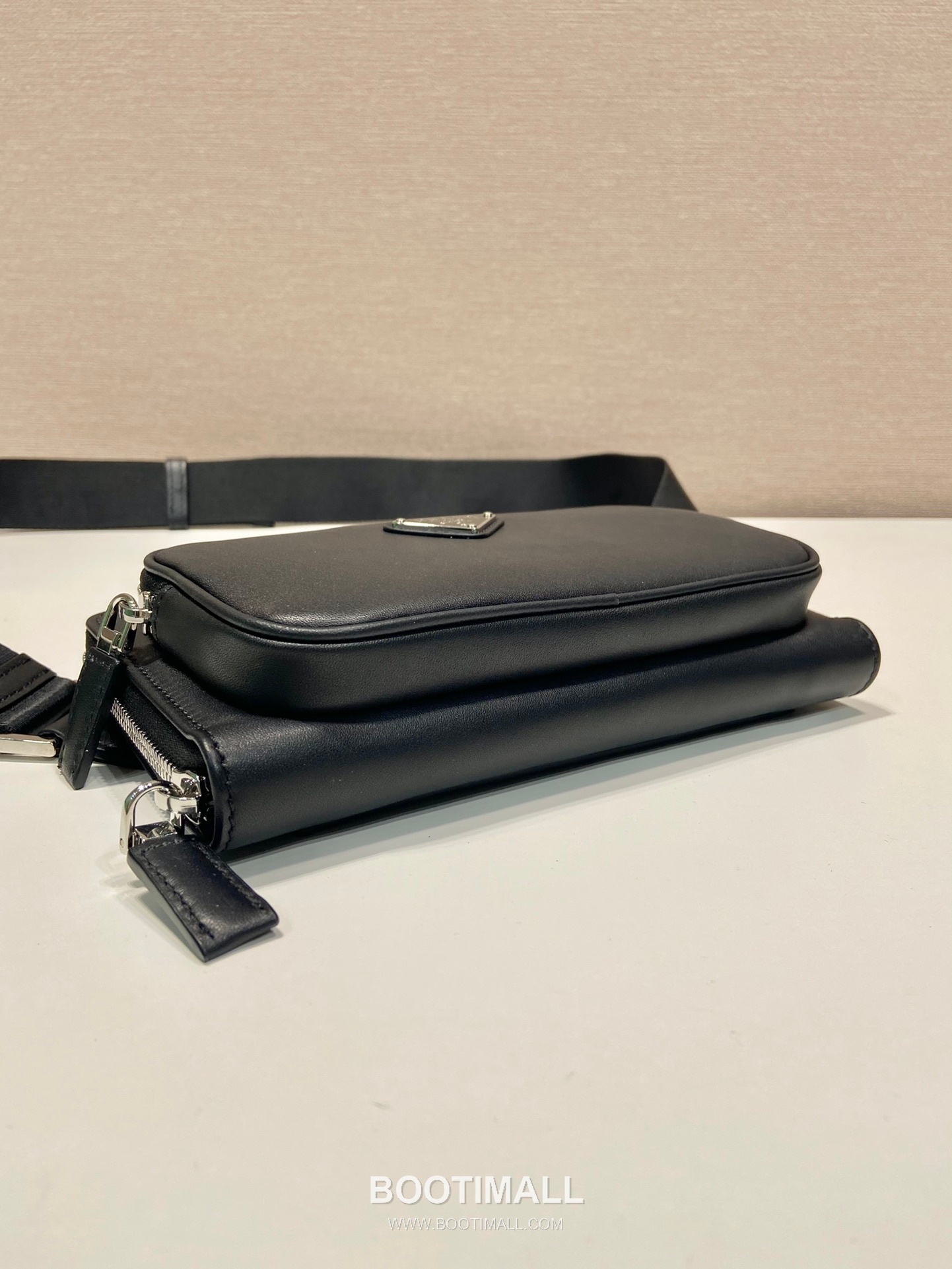 Prada Calfskin Leather Belt Bag with Zip Pocket and Adjustable Strap 프라다 카프스킨 가죽 지퍼 포켓 스트랩 벨트백 2VH156 21cm 6