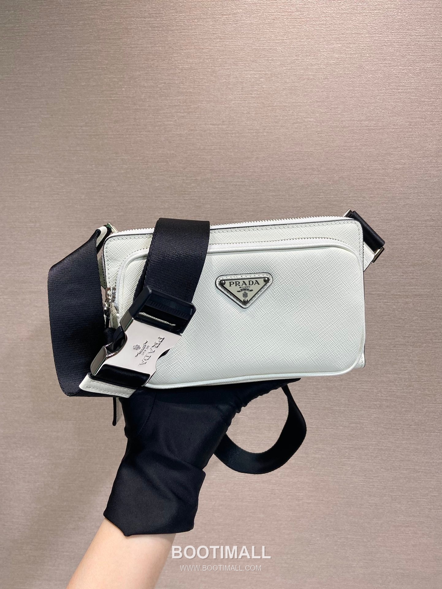 Prada Calfskin Leather Belt Bag with Zip Pocket and Adjustable Strap 프라다 카프스킨 가죽 지퍼 포켓 스트랩 벨트백 2VH156 21cm 1