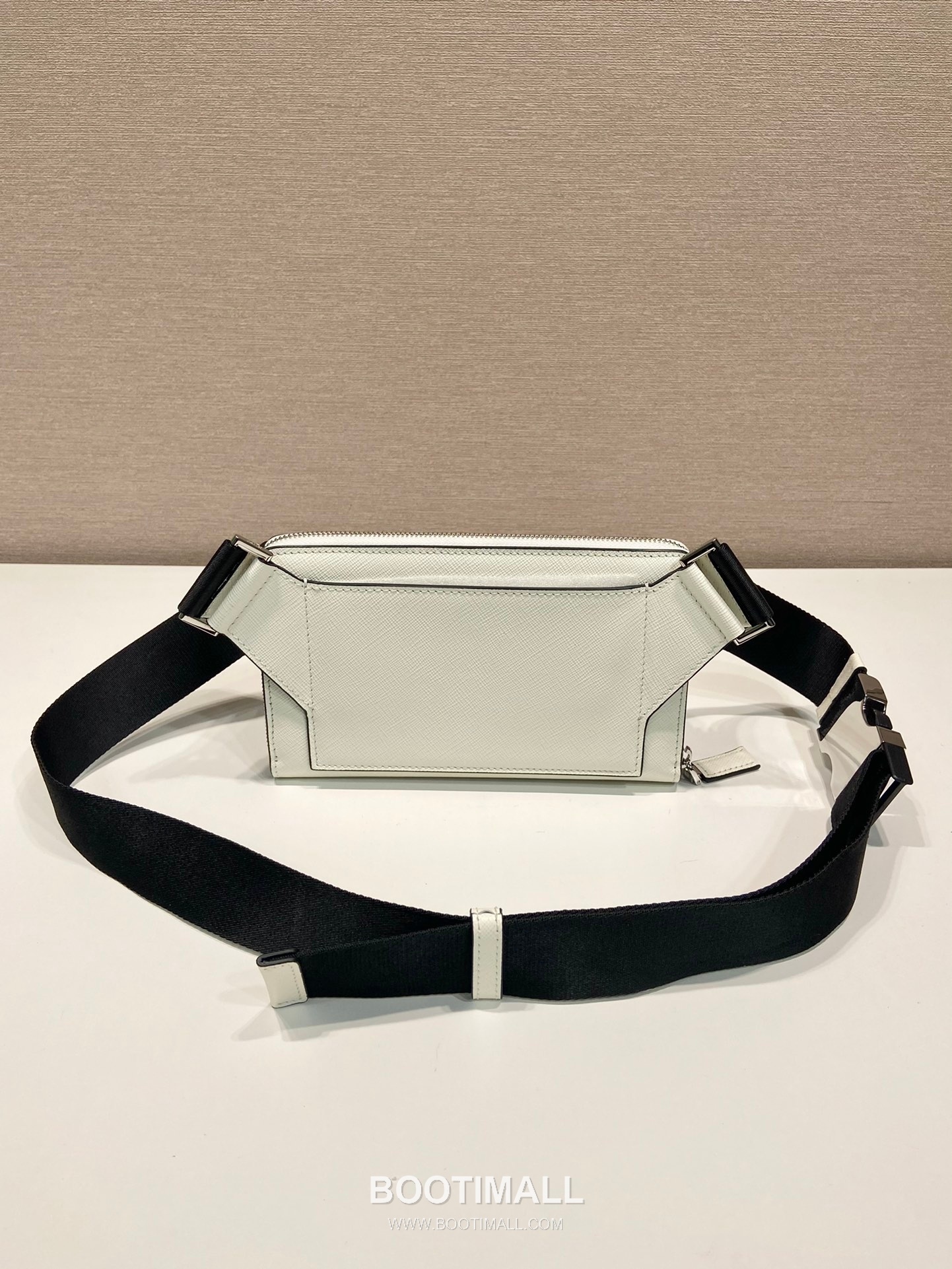 Prada Calfskin Leather Belt Bag with Zip Pocket and Adjustable Strap 프라다 카프스킨 가죽 지퍼 포켓 스트랩 벨트백 2VH156 21cm 5