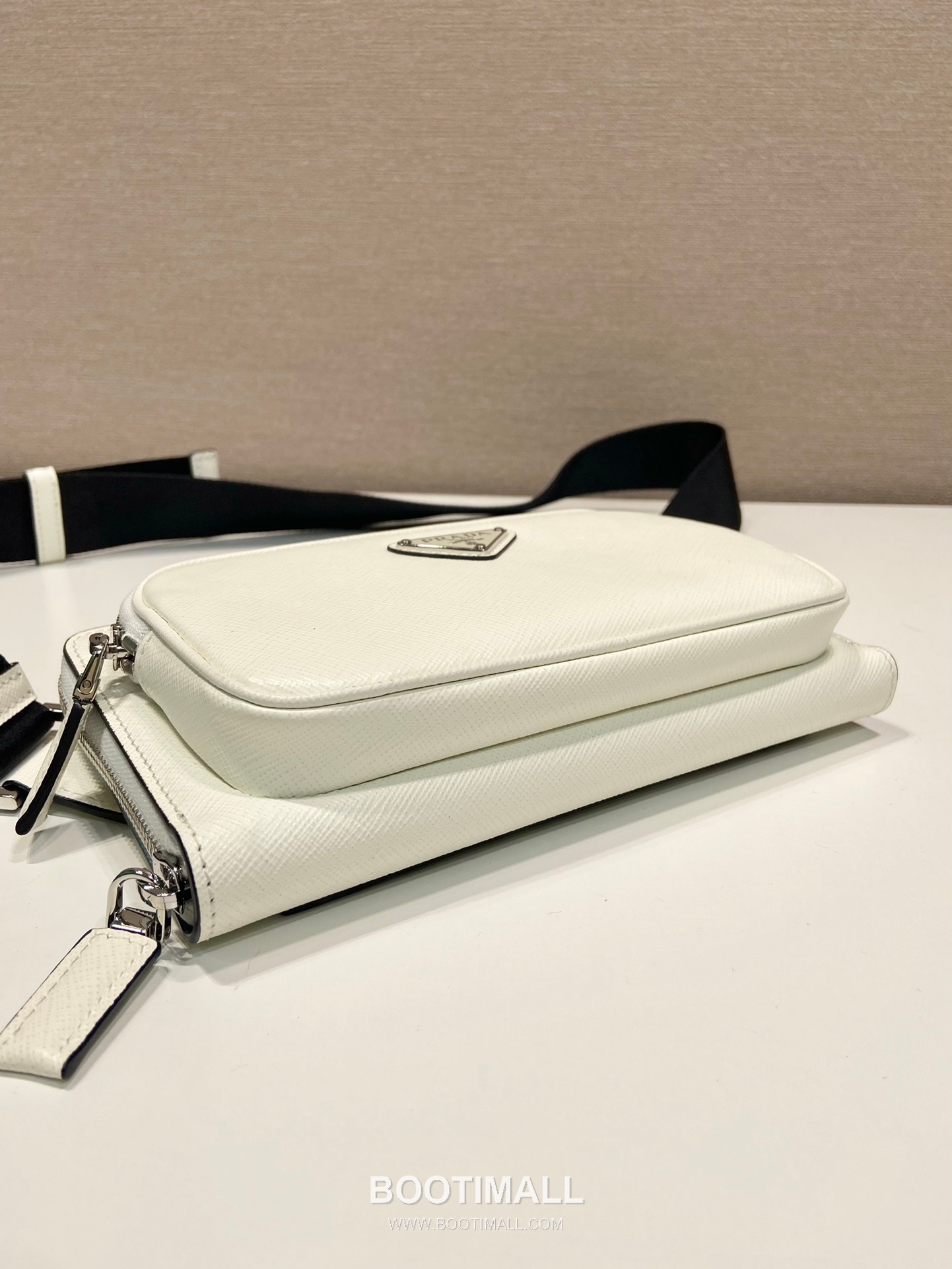 Prada Calfskin Leather Belt Bag with Zip Pocket and Adjustable Strap 프라다 카프스킨 가죽 지퍼 포켓 스트랩 벨트백 2VH156 21cm 6