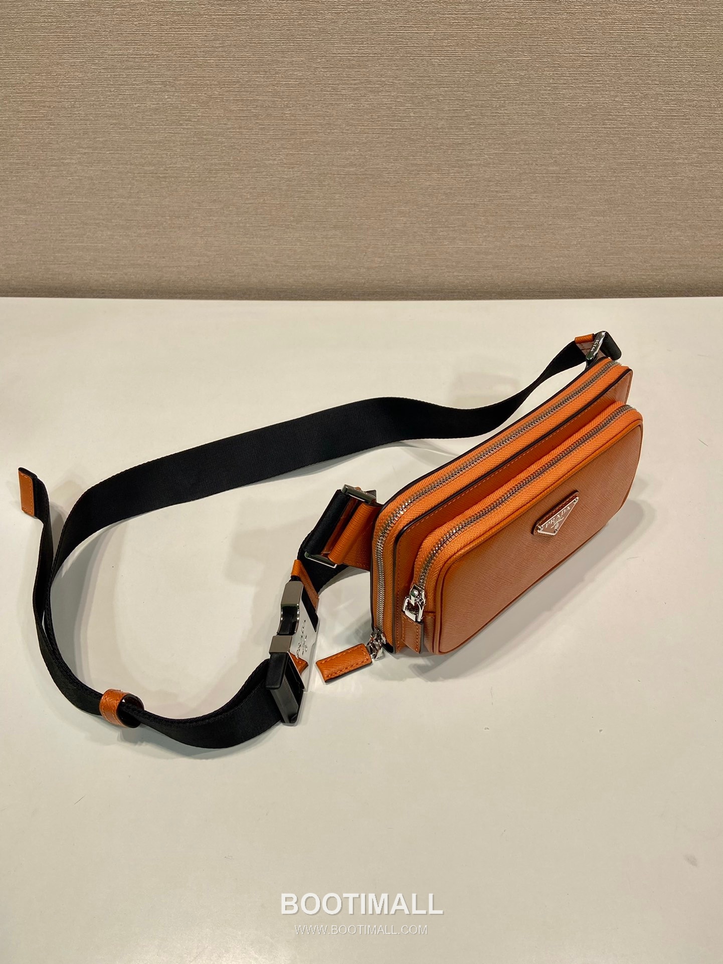 Prada Calfskin Leather Belt Bag with Zip Pocket and Adjustable Strap 프라다 카프스킨 가죽 지퍼 포켓 스트랩 벨트백 2VH156 21cm 5