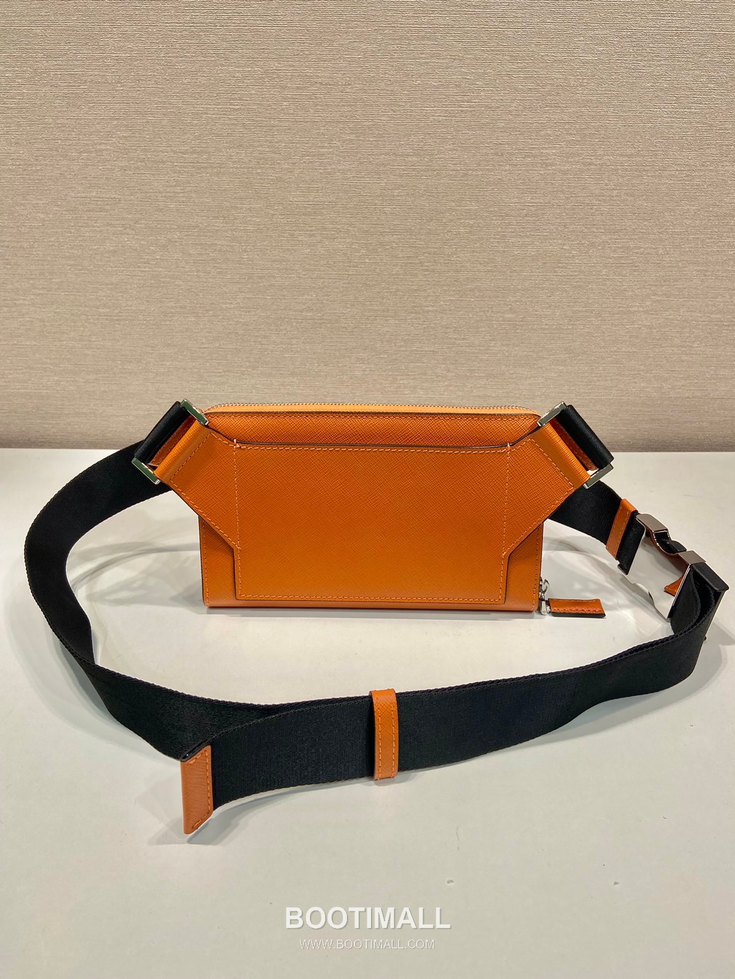 Prada Calfskin Leather Belt Bag with Zip Pocket and Adjustable Strap 프라다 카프스킨 가죽 지퍼 포켓 스트랩 벨트백 2VH156 21cm 6