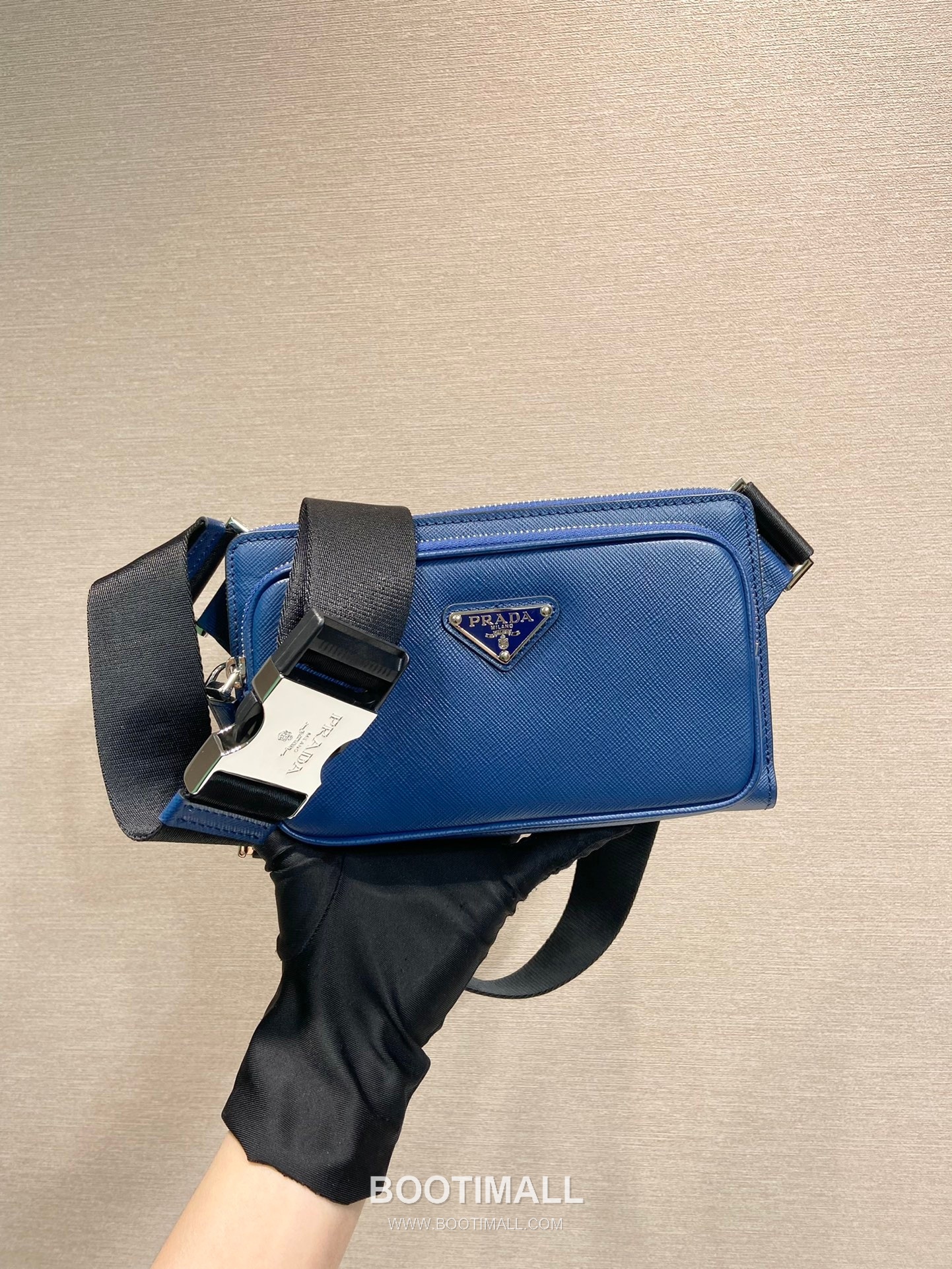Prada Calfskin Leather Belt Bag with Zip Pocket and Adjustable Strap 프라다 카프스킨 가죽 지퍼 포켓 스트랩 벨트백 2VH156 21cm 1