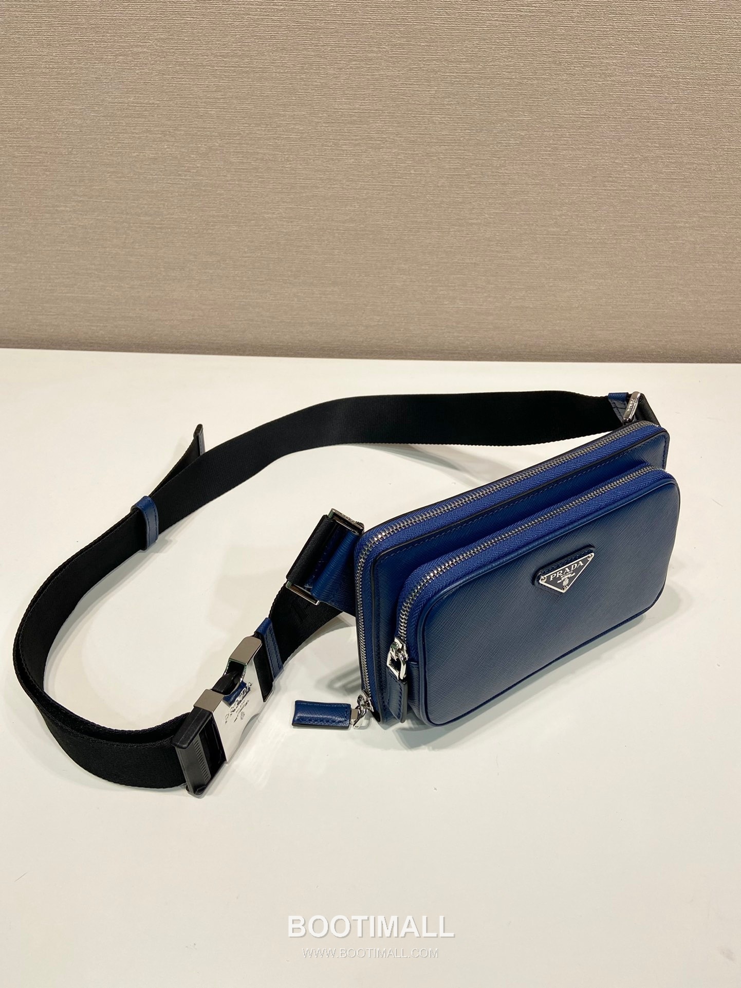 Prada Calfskin Leather Belt Bag with Zip Pocket and Adjustable Strap 프라다 카프스킨 가죽 지퍼 포켓 스트랩 벨트백 2VH156 21cm 3