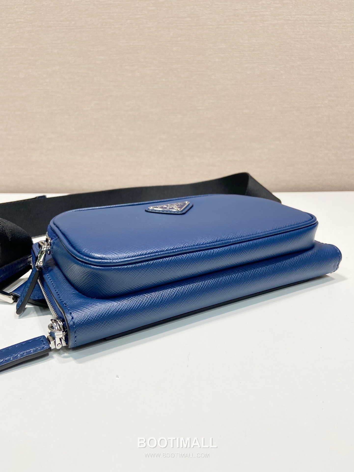 Prada Calfskin Leather Belt Bag with Zip Pocket and Adjustable Strap 프라다 카프스킨 가죽 지퍼 포켓 스트랩 벨트백 2VH156 21cm 4