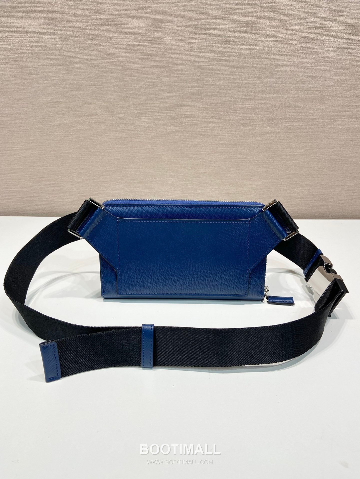 Prada Calfskin Leather Belt Bag with Zip Pocket and Adjustable Strap 프라다 카프스킨 가죽 지퍼 포켓 스트랩 벨트백 2VH156 21cm 5