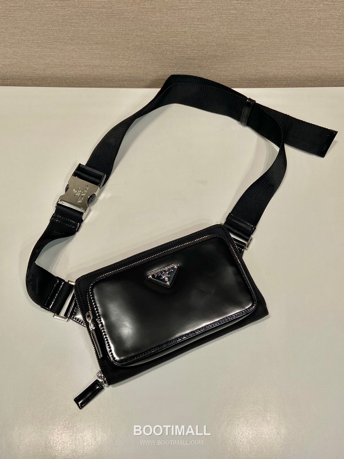 Prada Calfskin Leather Belt Bag with Zip Pocket and Adjustable Strap 프라다 카프스킨 가죽 지퍼 포켓 스트랩 벨트백 2VH156 21cm 3