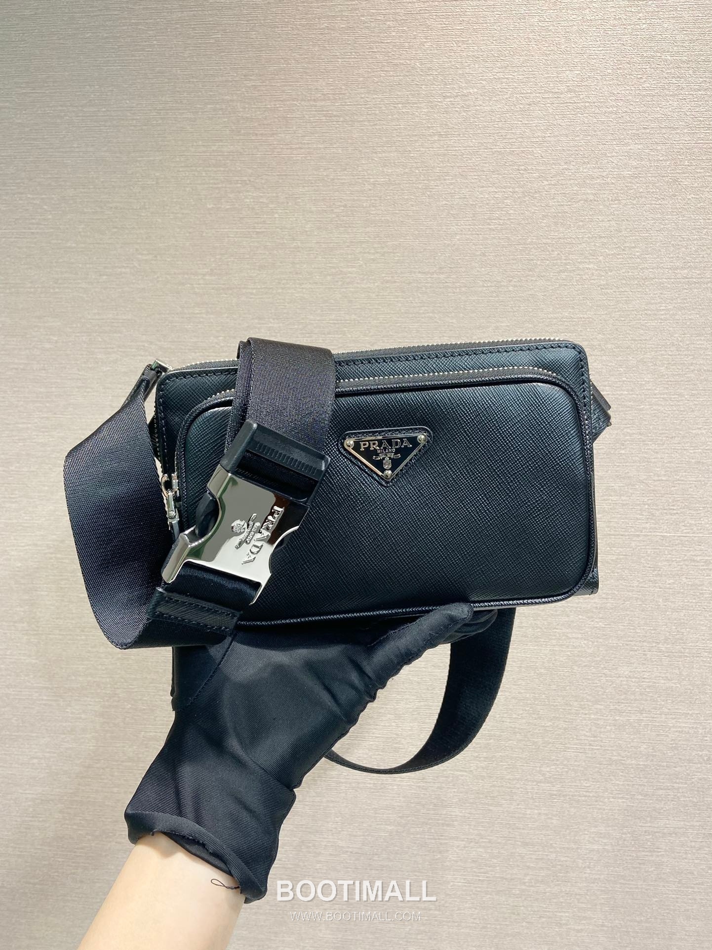 Prada Calfskin Leather Belt Bag with Zip Pocket and Adjustable Strap 프라다 카프스킨 가죽 지퍼 포켓 스트랩 벨트백 2VH156 21cm 1