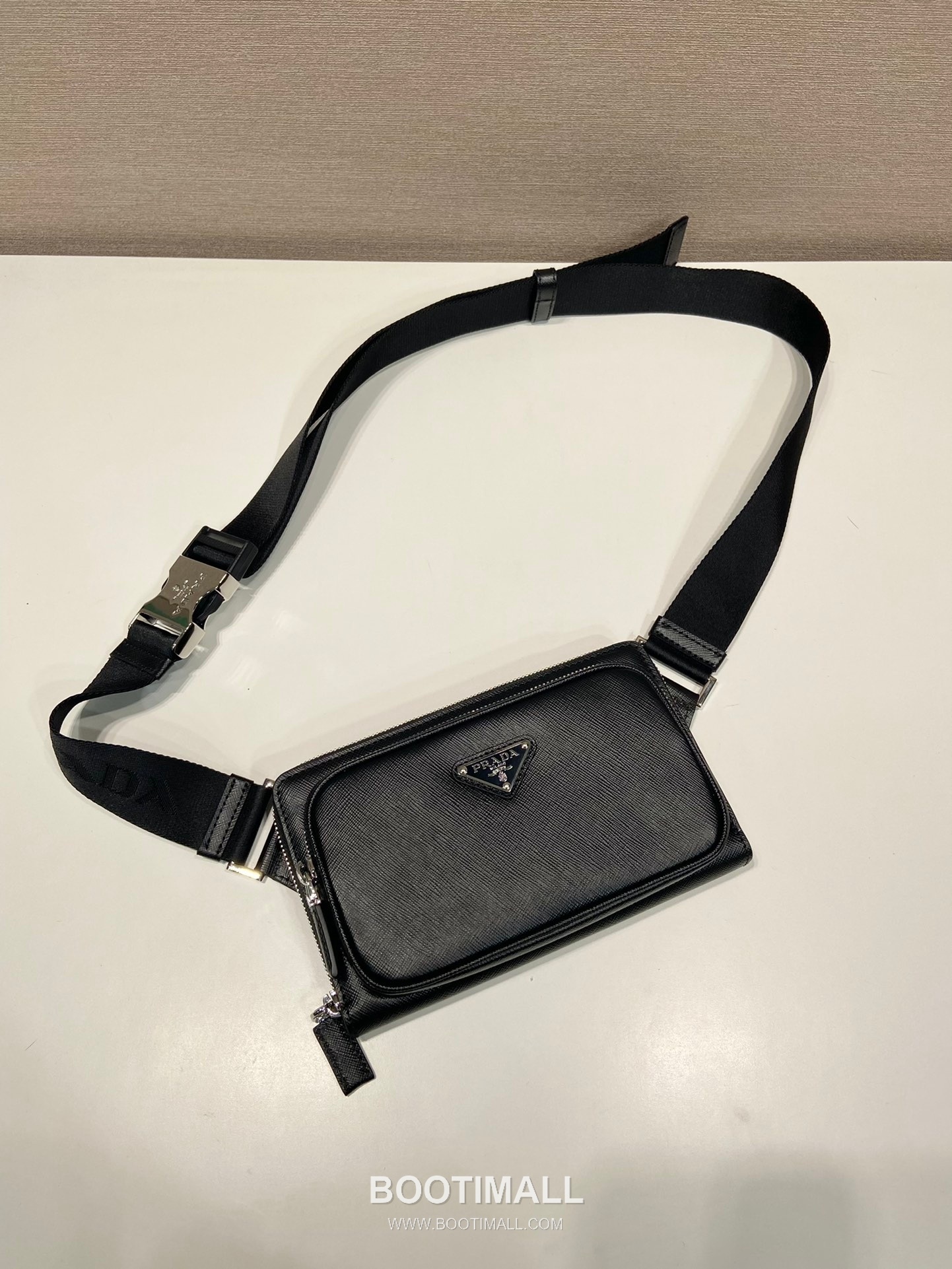 Prada Calfskin Leather Belt Bag with Zip Pocket and Adjustable Strap 프라다 카프스킨 가죽 지퍼 포켓 스트랩 벨트백 2VH156 21cm 3