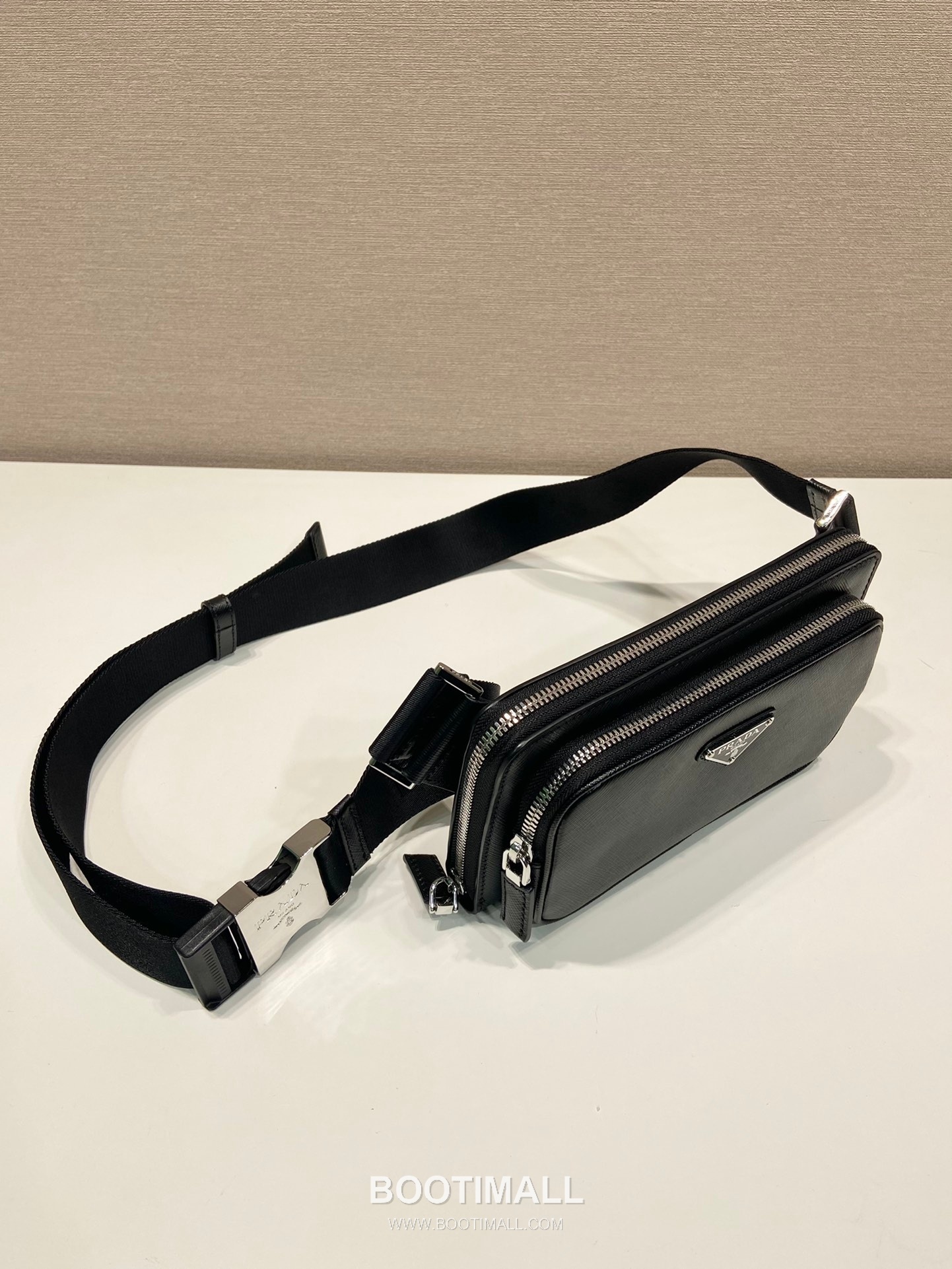 Prada Calfskin Leather Belt Bag with Zip Pocket and Adjustable Strap 프라다 카프스킨 가죽 지퍼 포켓 스트랩 벨트백 2VH156 21cm 4