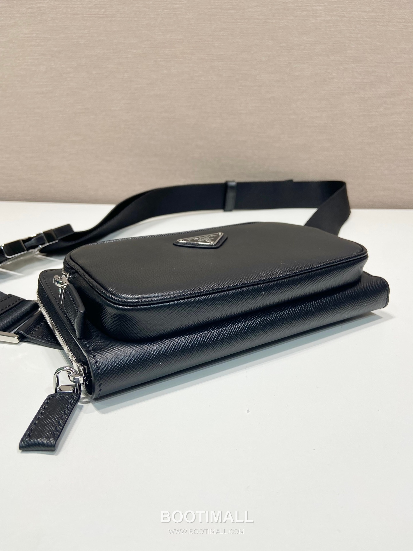 Prada Calfskin Leather Belt Bag with Zip Pocket and Adjustable Strap 프라다 카프스킨 가죽 지퍼 포켓 스트랩 벨트백 2VH156 21cm 7