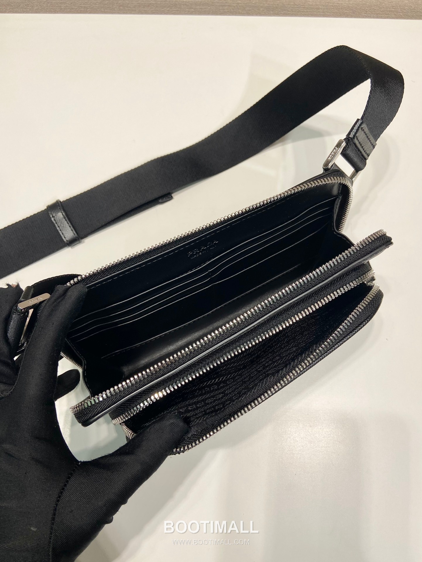 Prada Calfskin Leather Belt Bag with Zip Pocket and Adjustable Strap 프라다 카프스킨 가죽 지퍼 포켓 스트랩 벨트백 2VH156 21cm 8