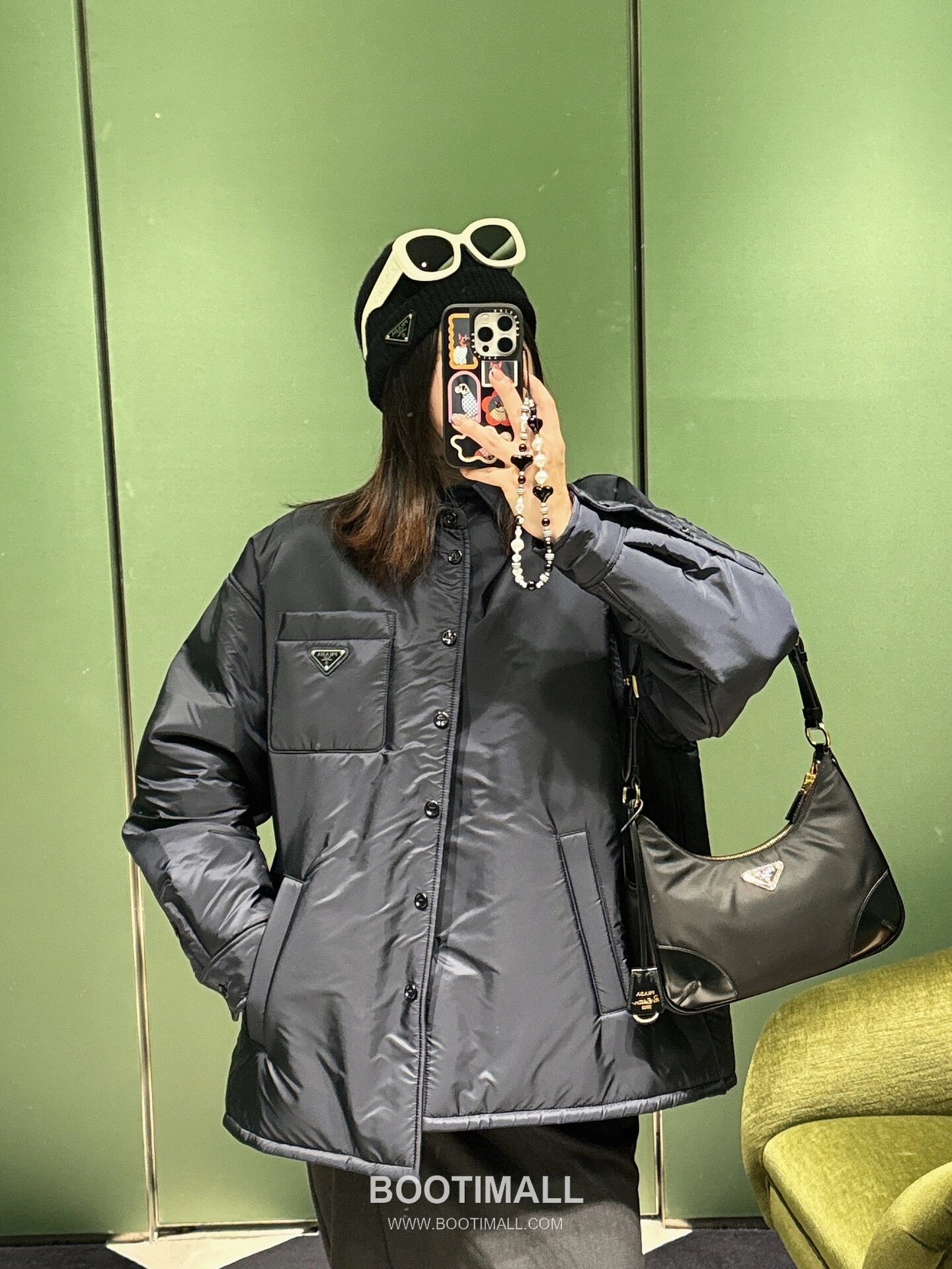 Prada Nylon Patent Leather Hobo Bag with Curved Shape and Metal Detail 프라다 나일론 페이턴트 가죽 커브드 메탈 디테일 호보백 1BC214 27cm 11
